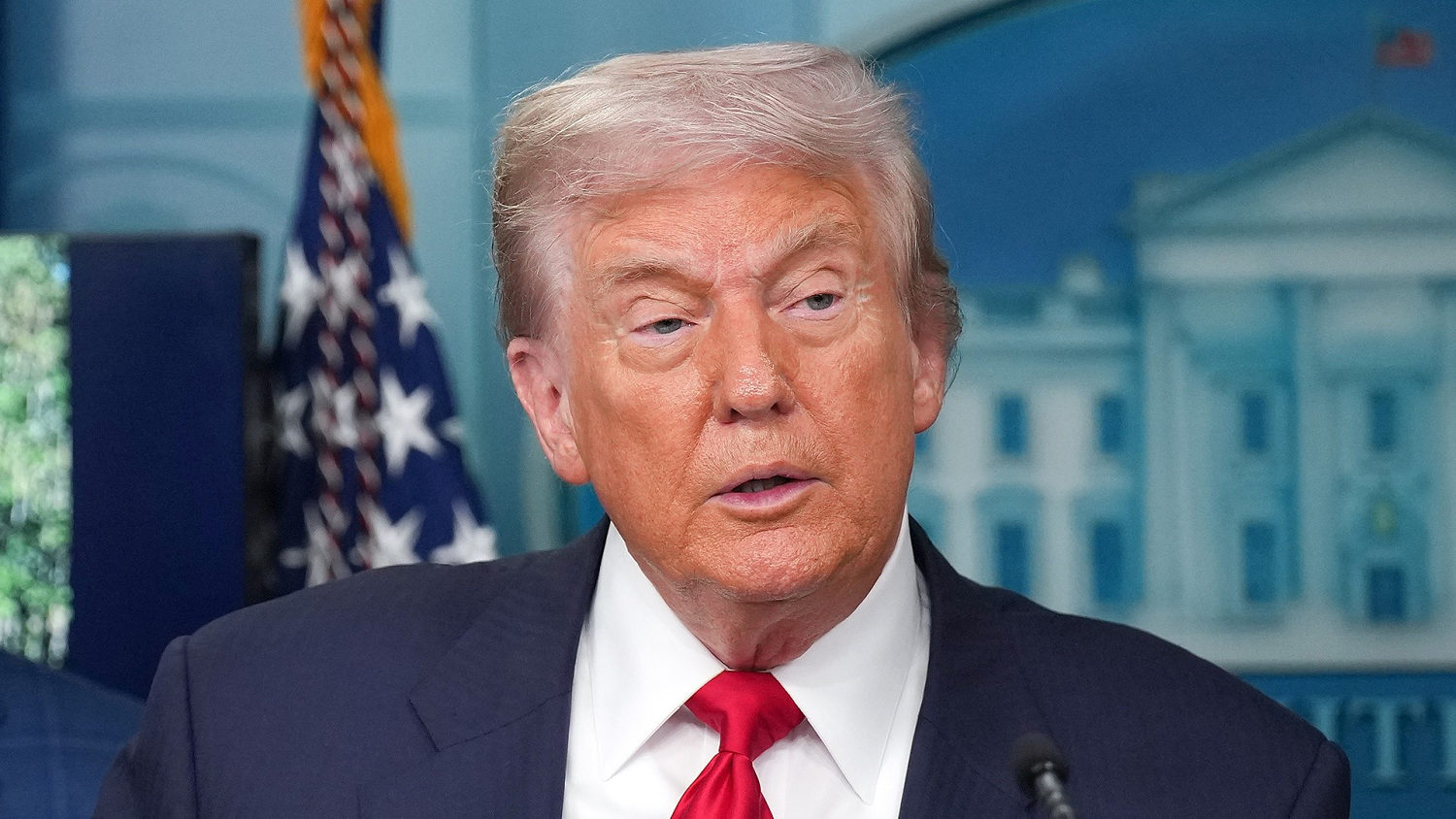 Trump Seizes Control of DC Police, Activates National Guard