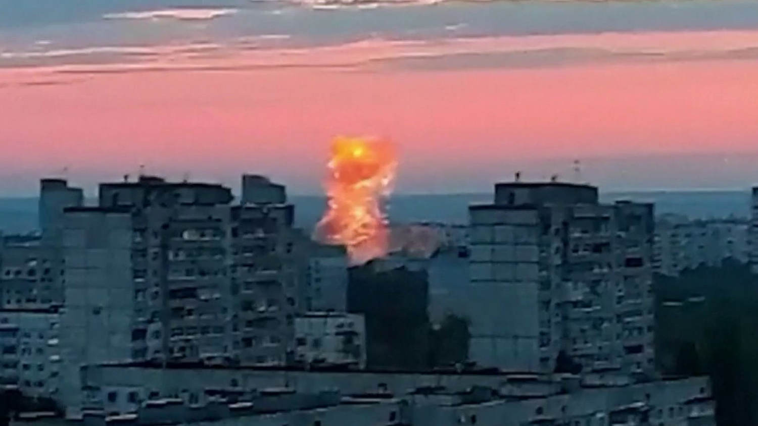 Ukrainians watch peace talks as Russian bombing continues