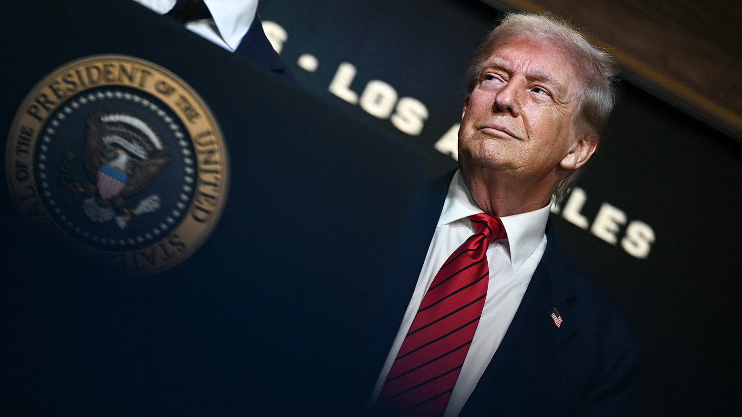 Trump holds White House event on Apple investment in U.S. manufacturing