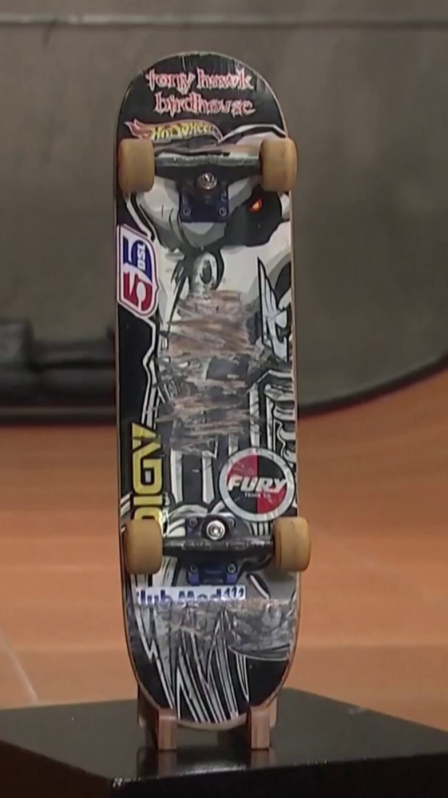 Tony Hawk's '900' X Games skateboard sells for $1.15M 