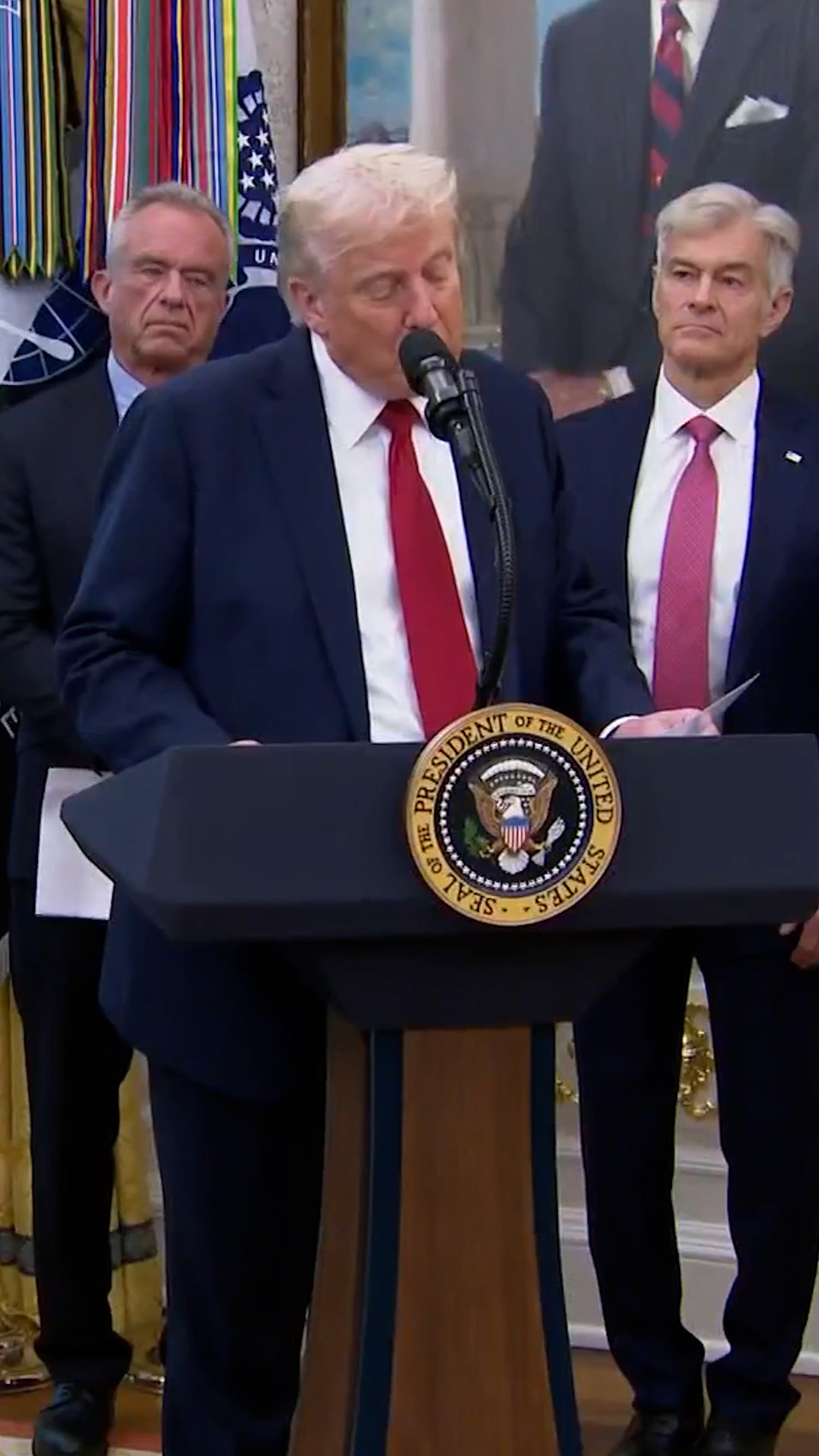 Trump announces deal with Pfizer to lower drug prices