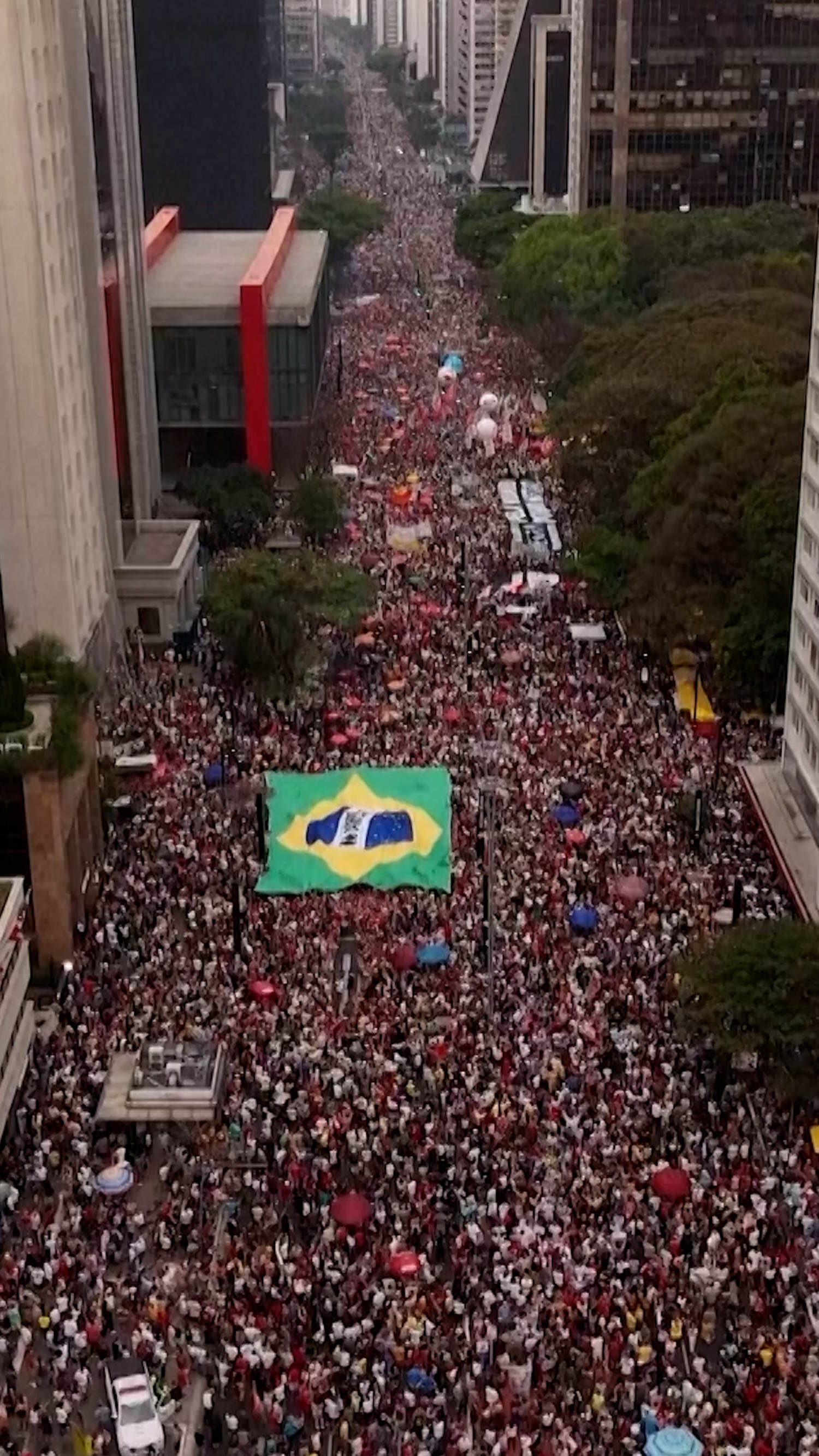 Brazilians protest against amnesty bill for Bolsonaro