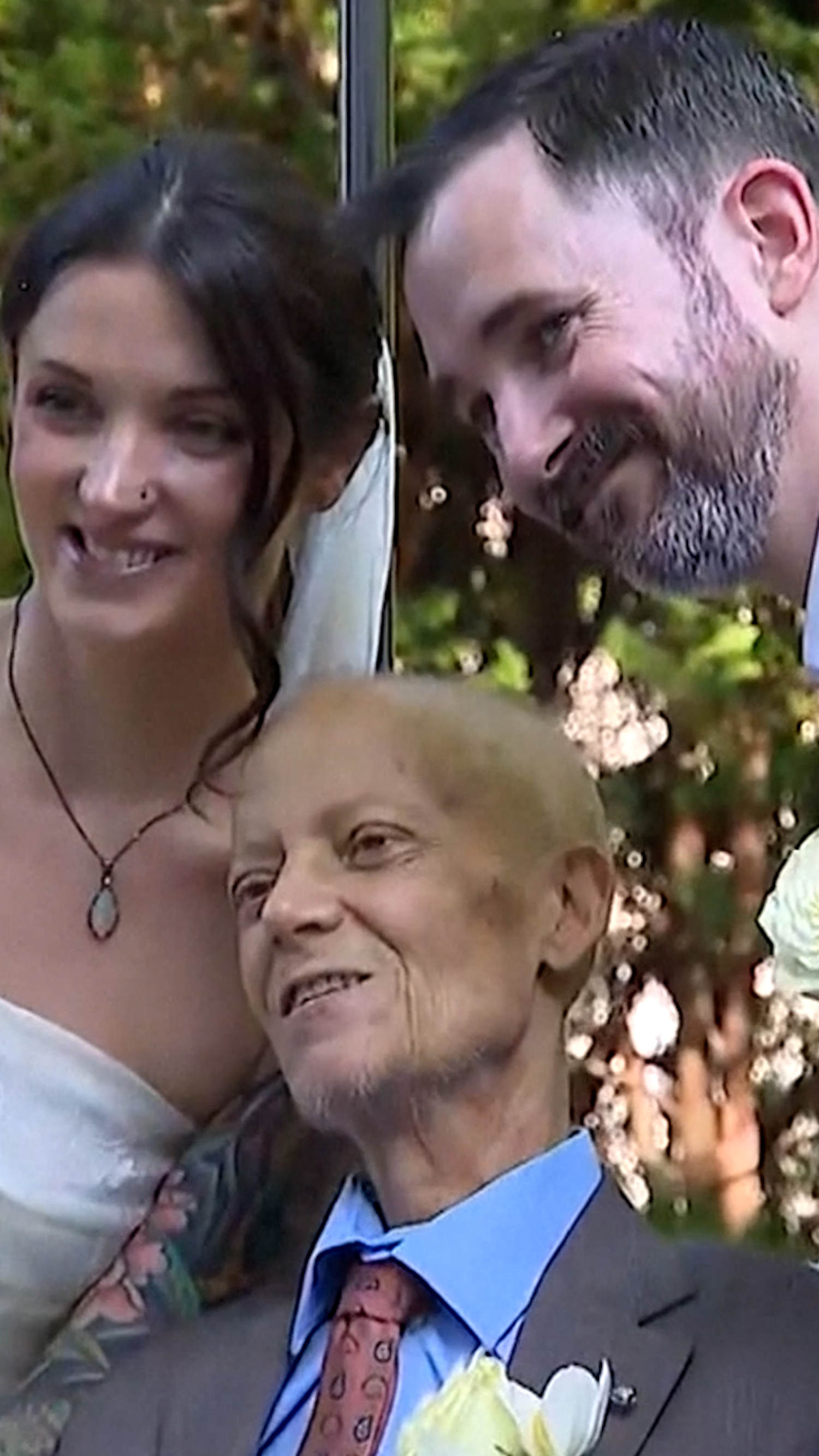 Impromptu wedding for bride's terminally ill father
