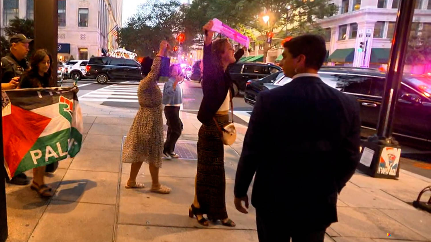 Protesters seen leaving restaurant while Trump dines inside
