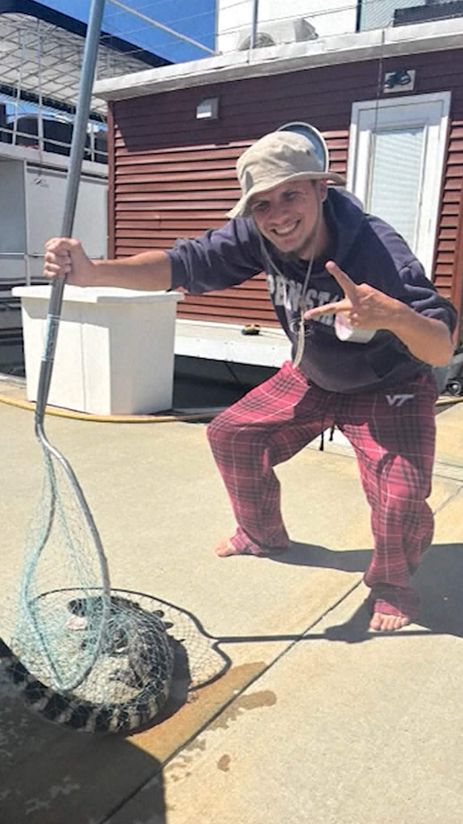 D.C. resident removes alligator from Washington Channel