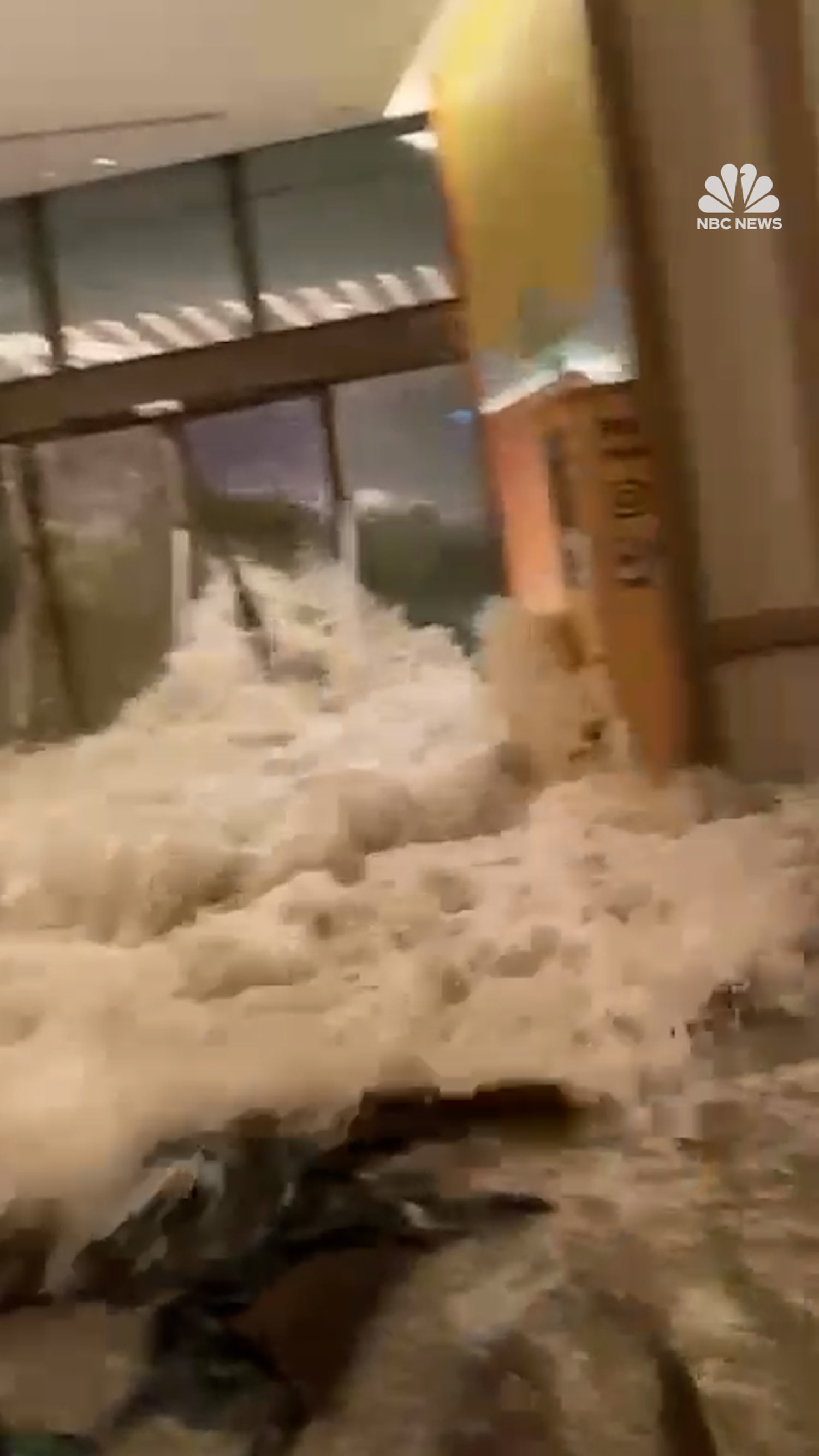 Super Typhoon Ragasa floods Hong Kong hotel