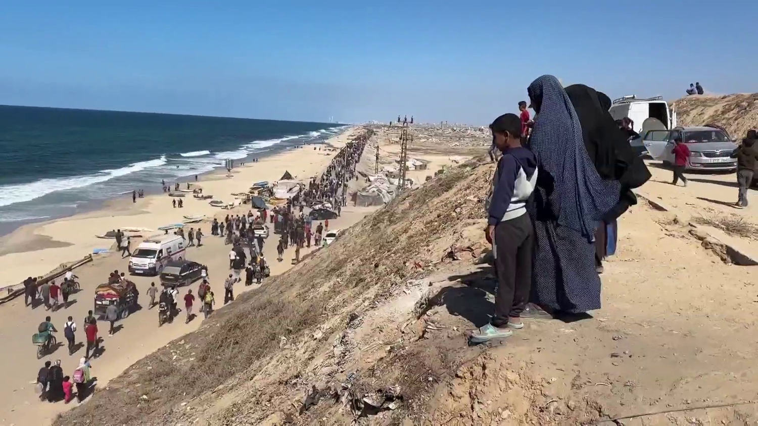 Palestinians Begin Return Home As Ceasefire Takes Effect