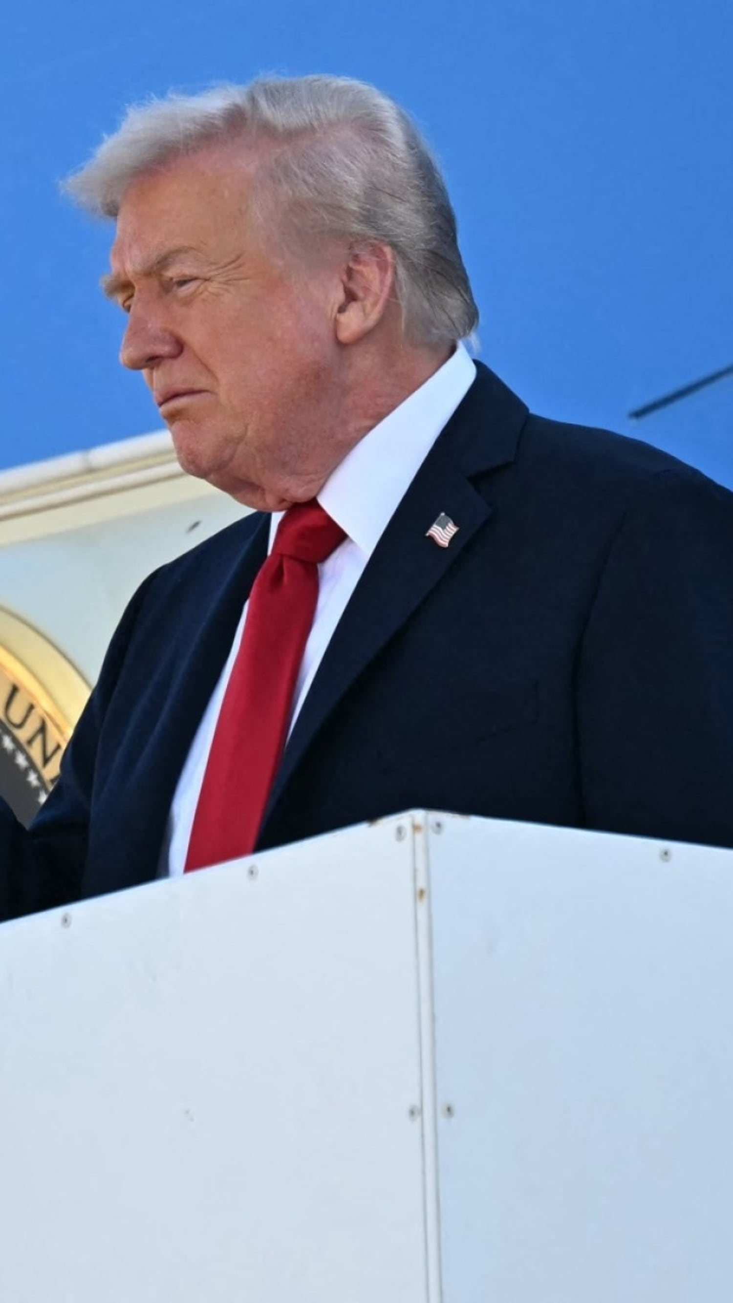 President Trump arrives to Israel for peace summit