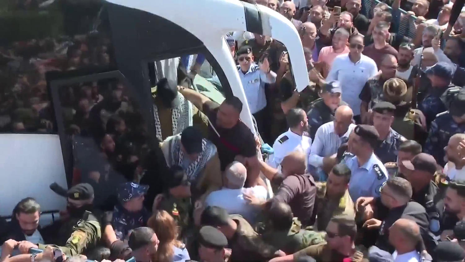 Palestinian prisoners released as part of ceasefire deal with Israel