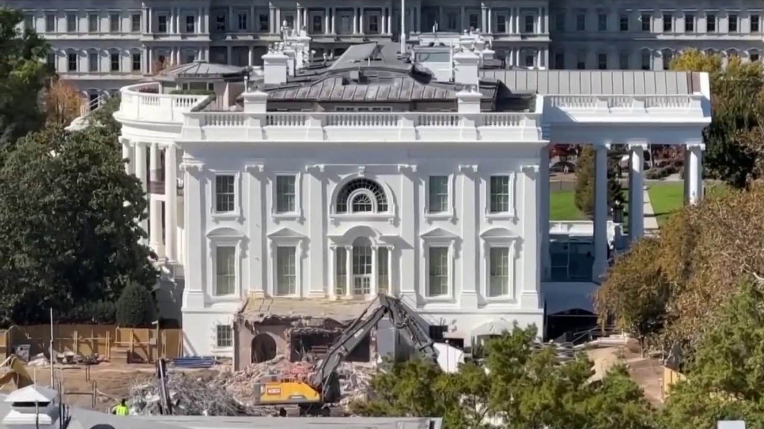 White House fires arts commission that reviews presidential construction projects