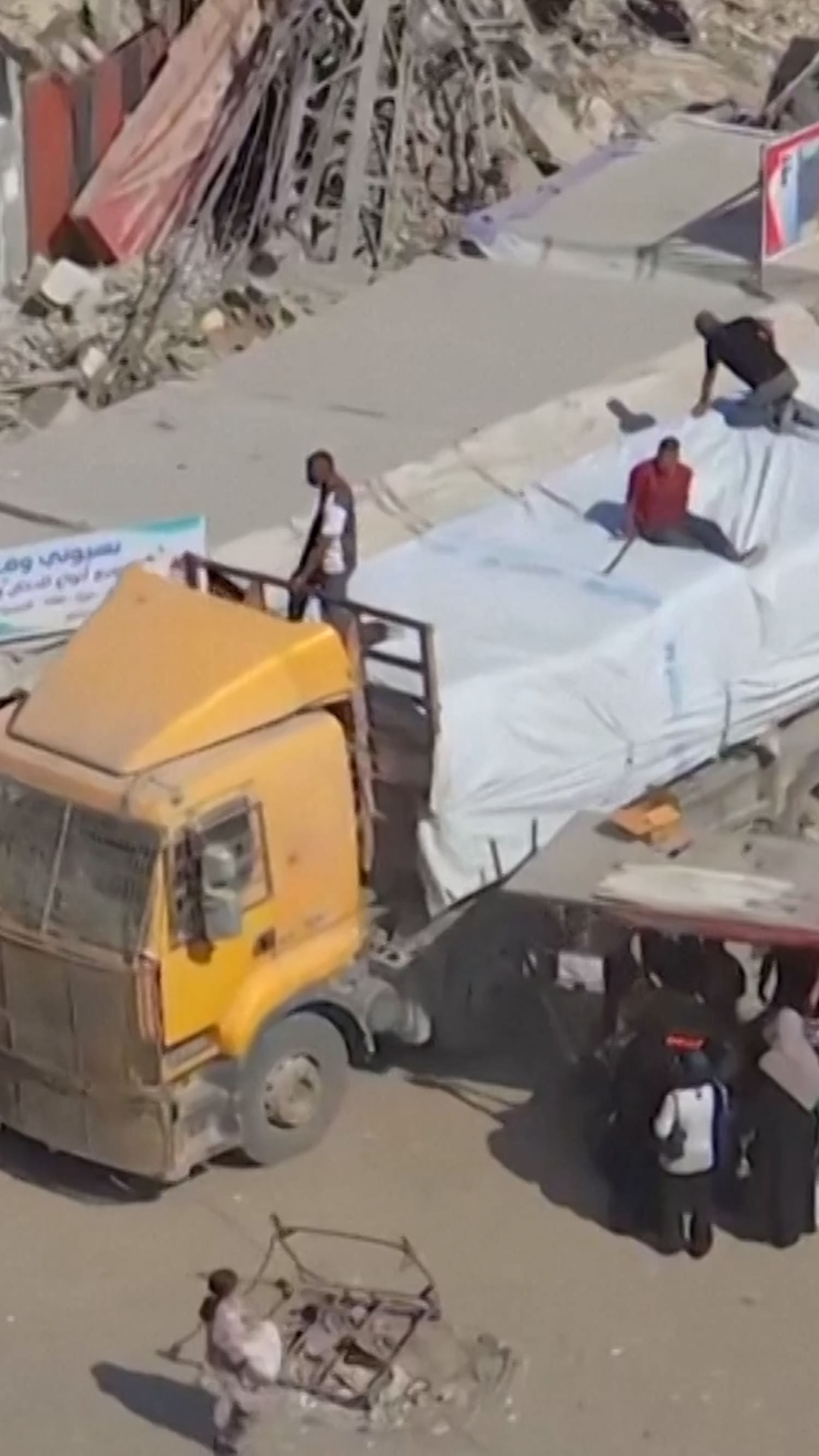 Aid truck drives through Gaza after hostage release