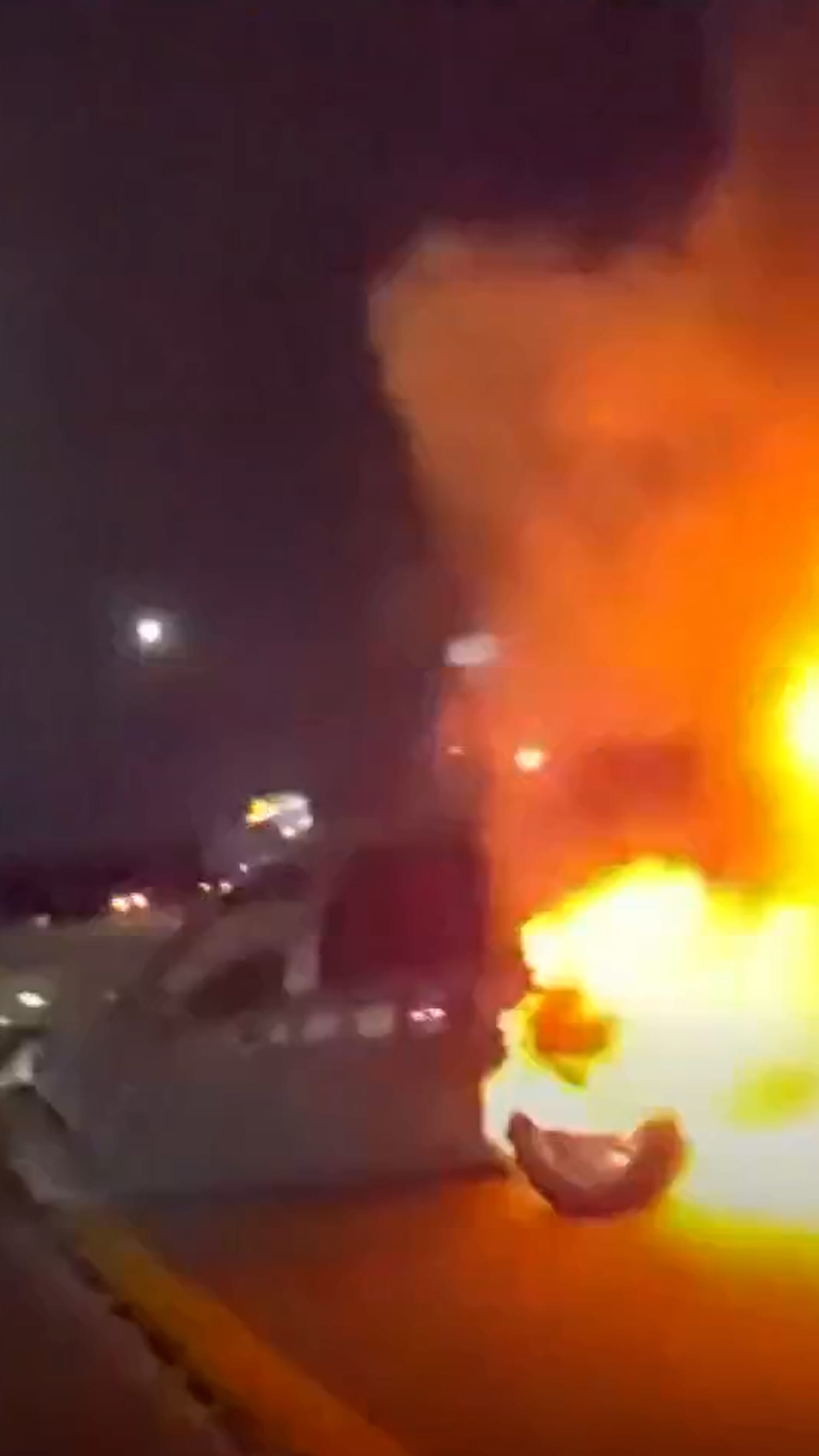 Officer pulls woman from a burning car in Texas