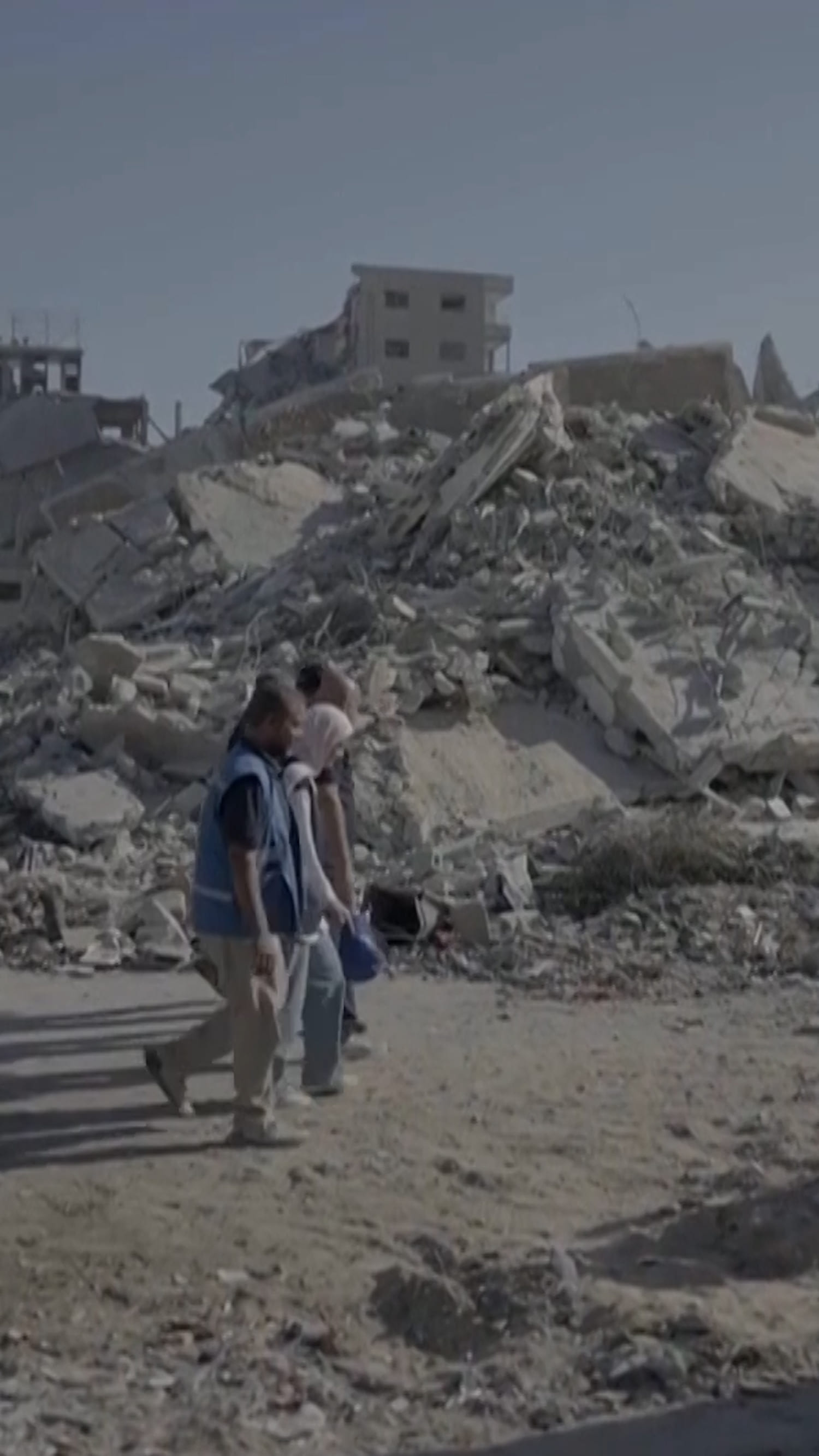 United Nations begins clearing rubble in Gaza