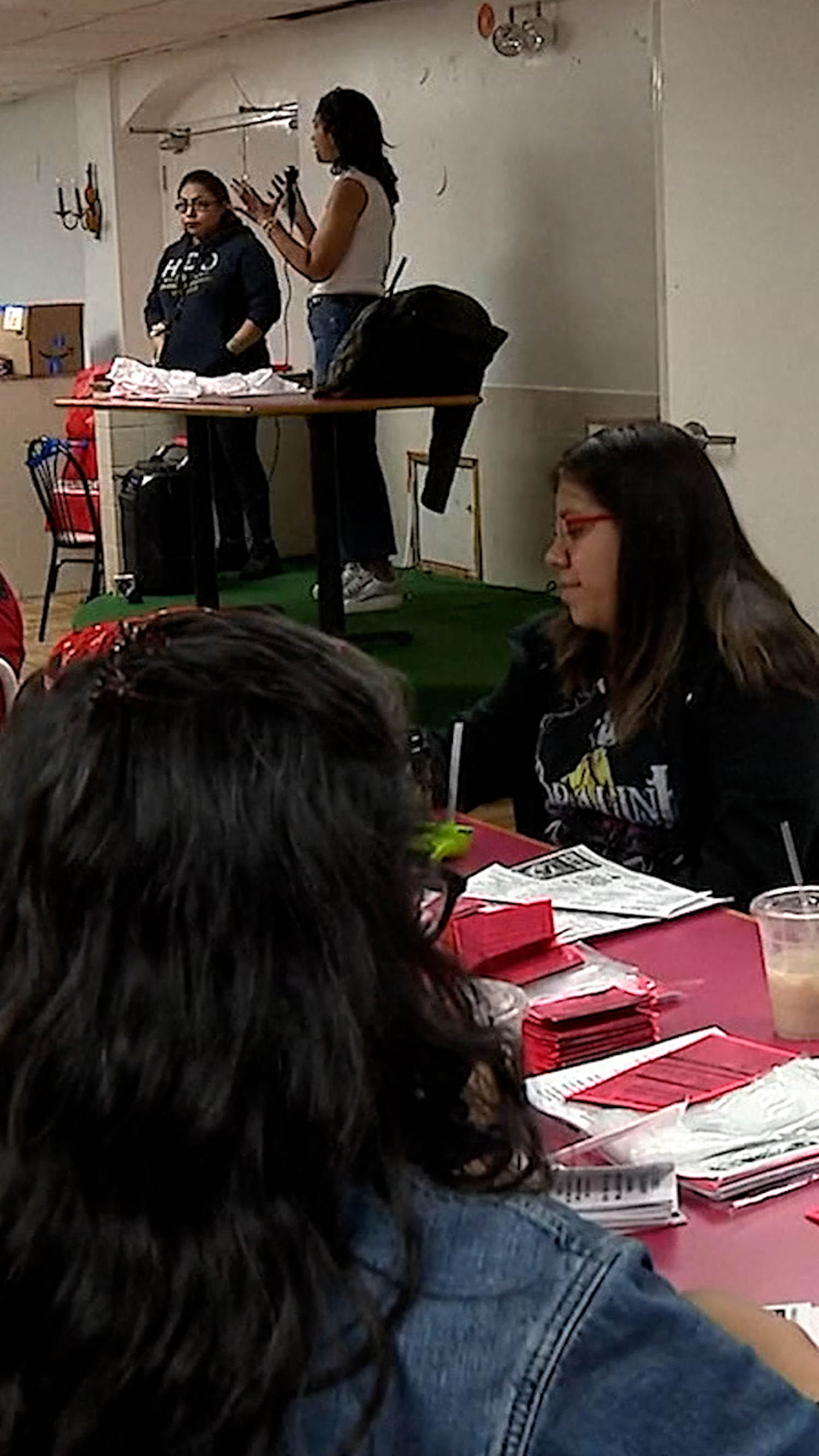 Chicago neighbors blow the whistle on ICE to fight raids