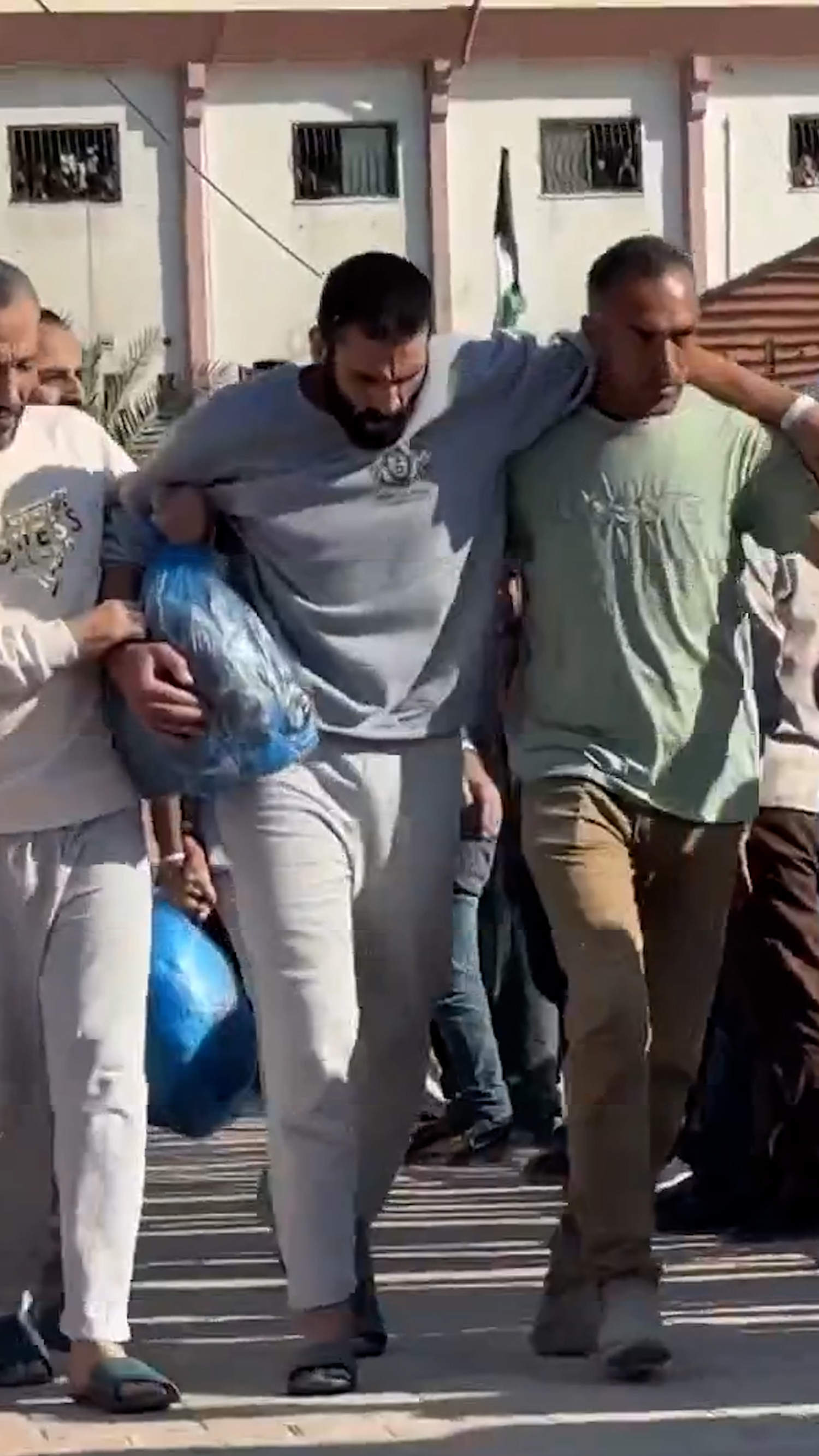 Palestinian prisoners report abuse after release