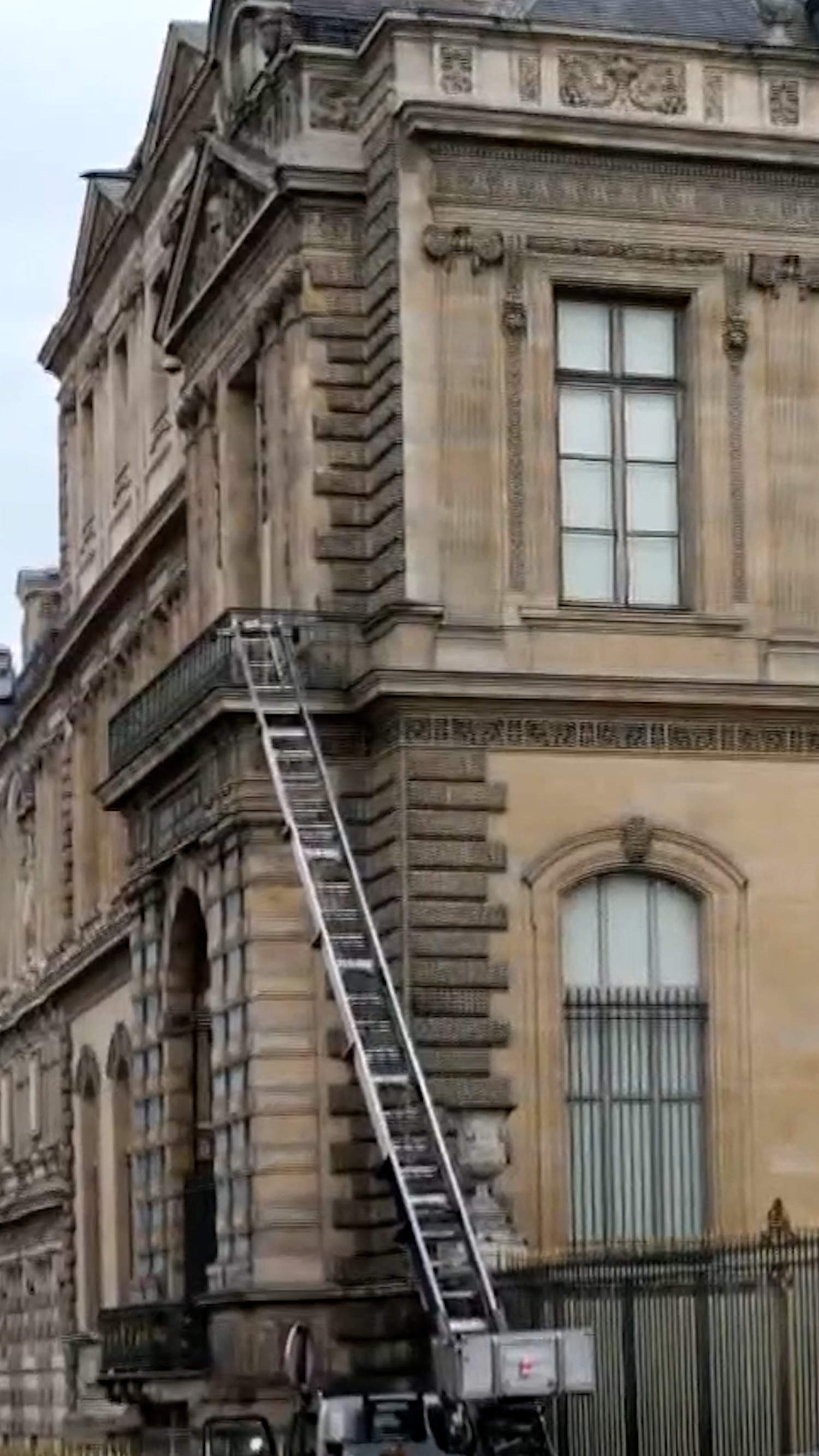 Thieves steal jewels from the Louvre in daylight heist