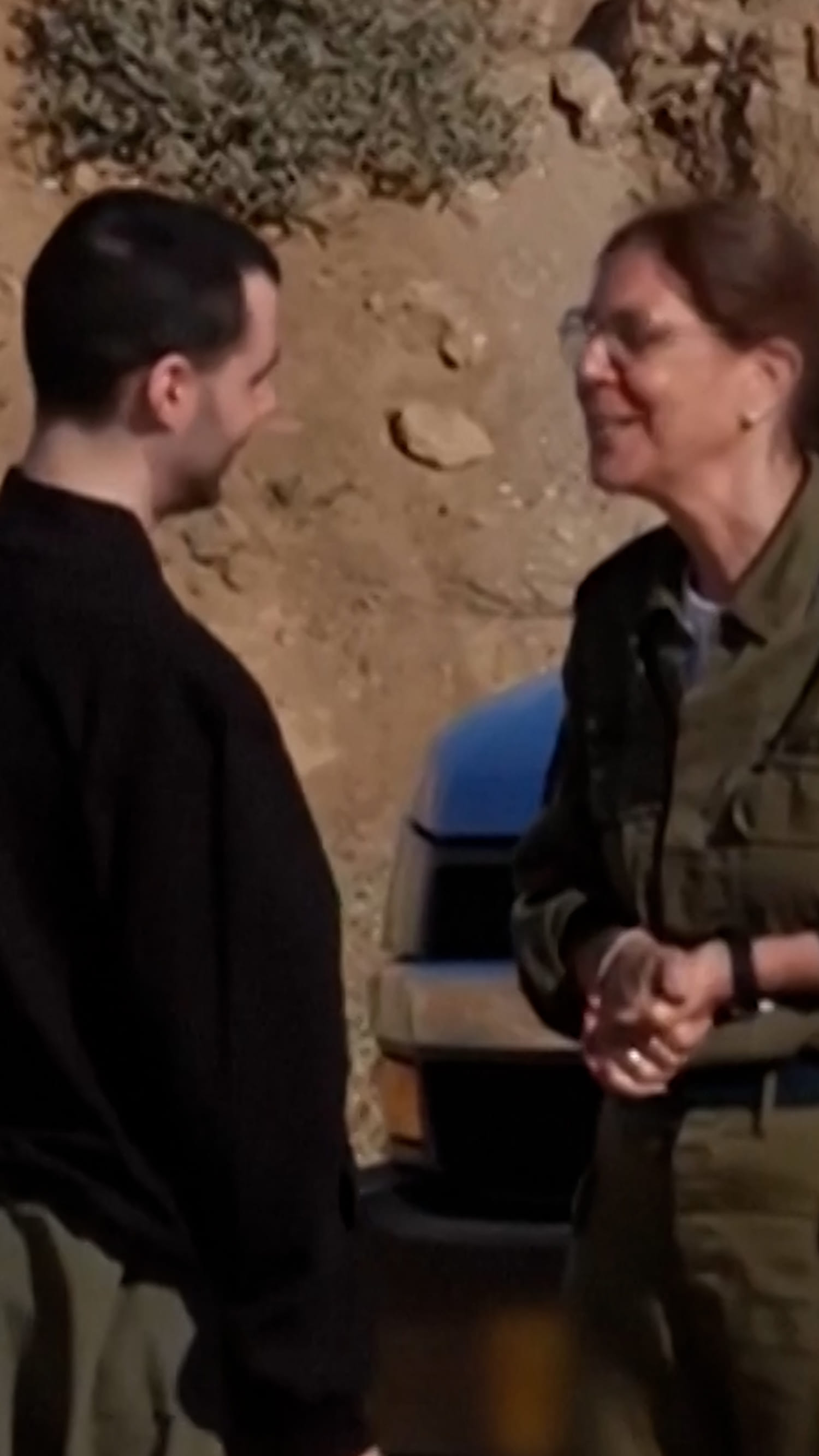 Israeli hostages meet with Israeli army after release