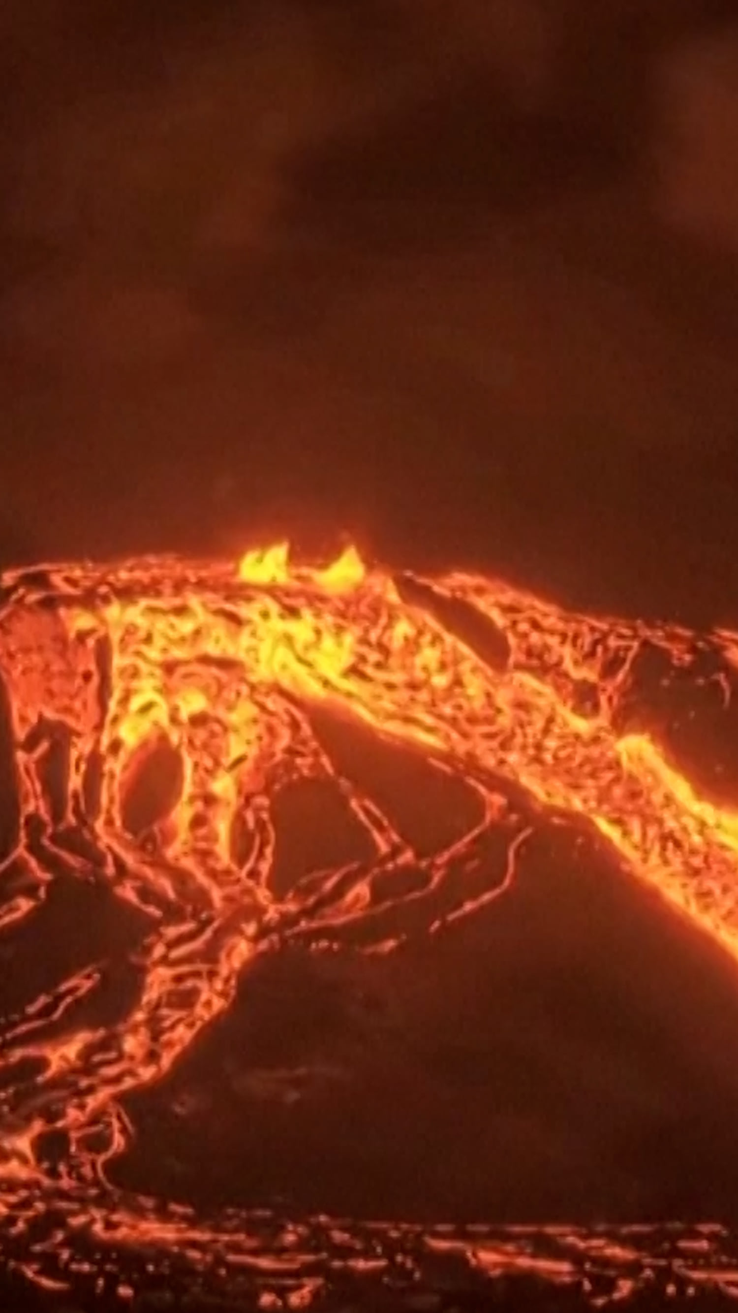 Kilauea volcano erupts on Hawaii's Big Island
