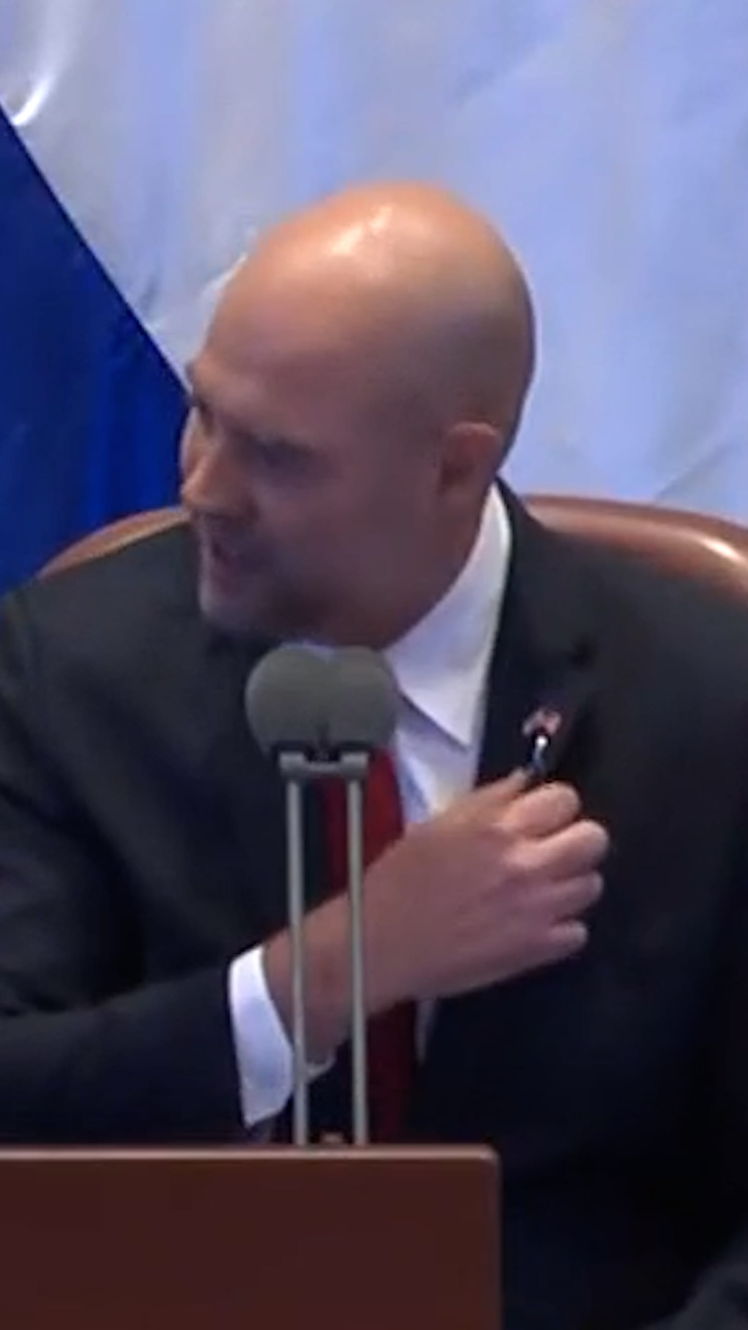 Speaker of Israeli Knesset removes hostage pin following release