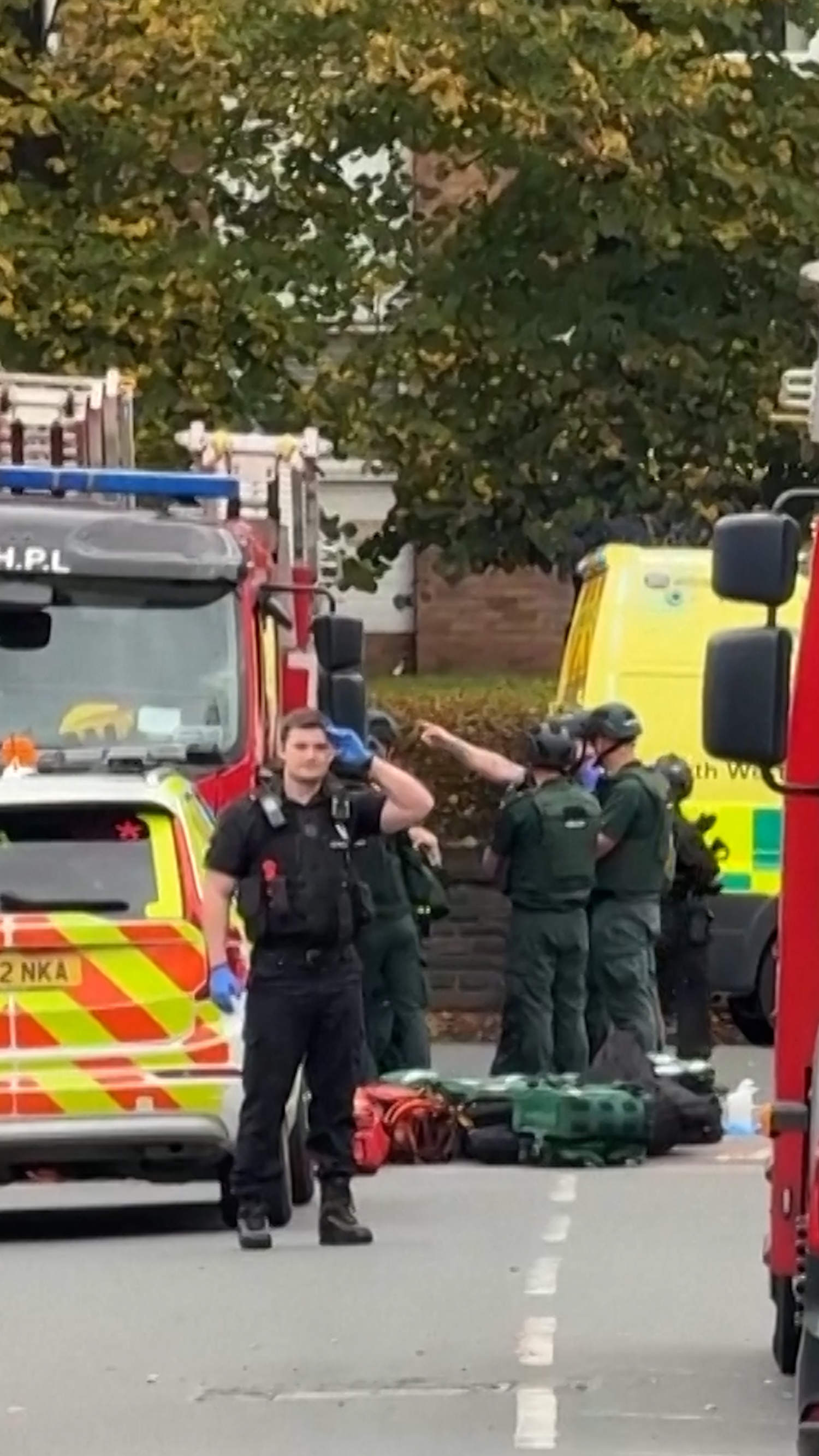 Police say four people injured after synagogue attack