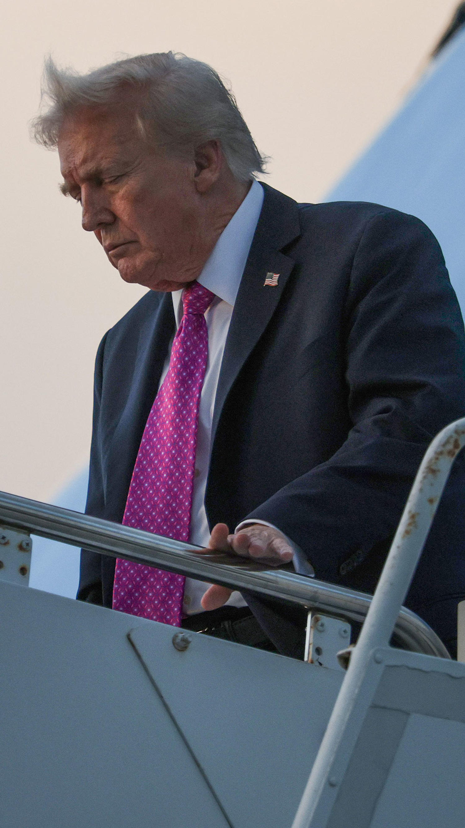 FBI investigating hunting stand with sight line to Air Force One