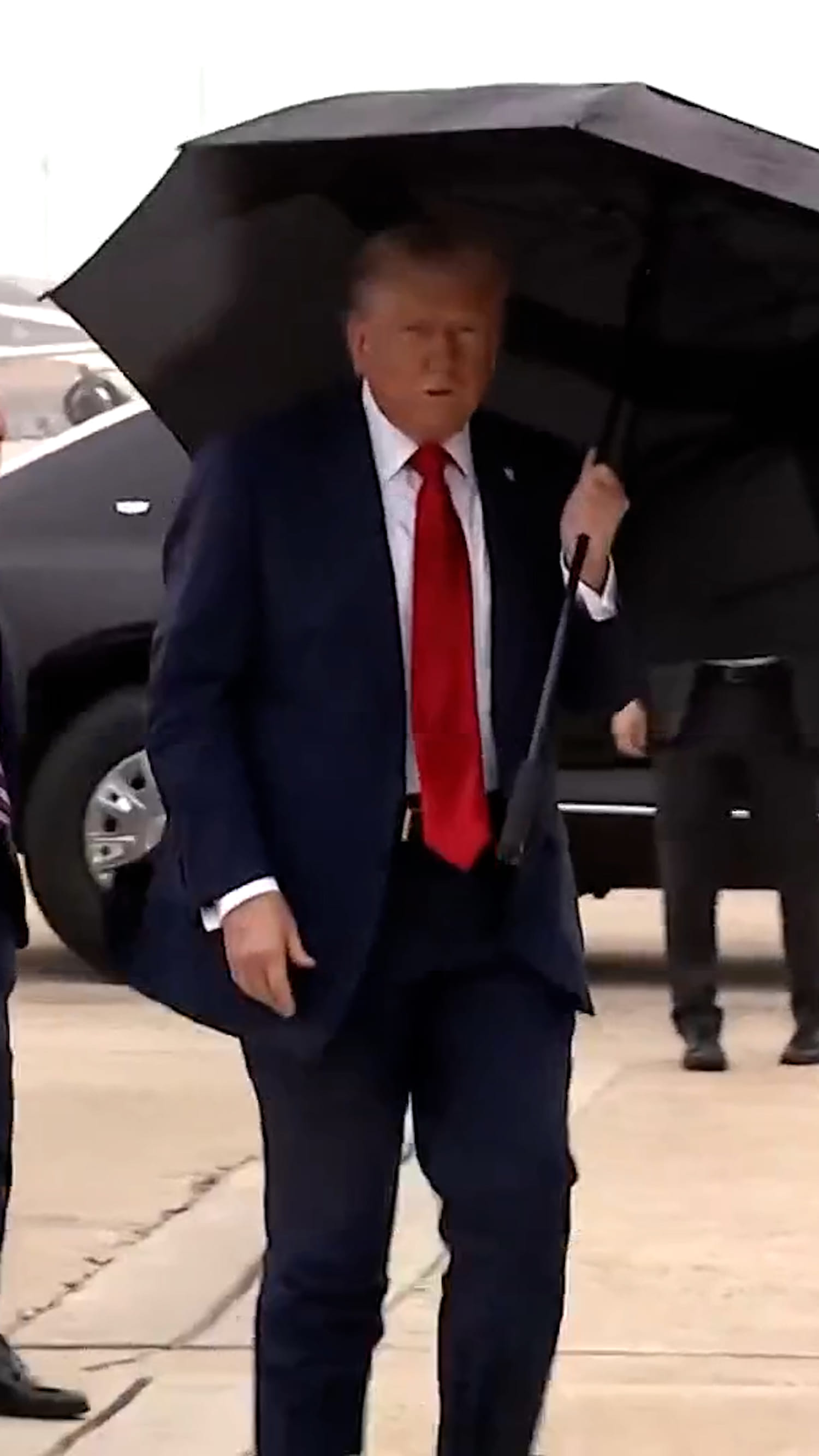 Trump departs for high-stakes Middle East trip