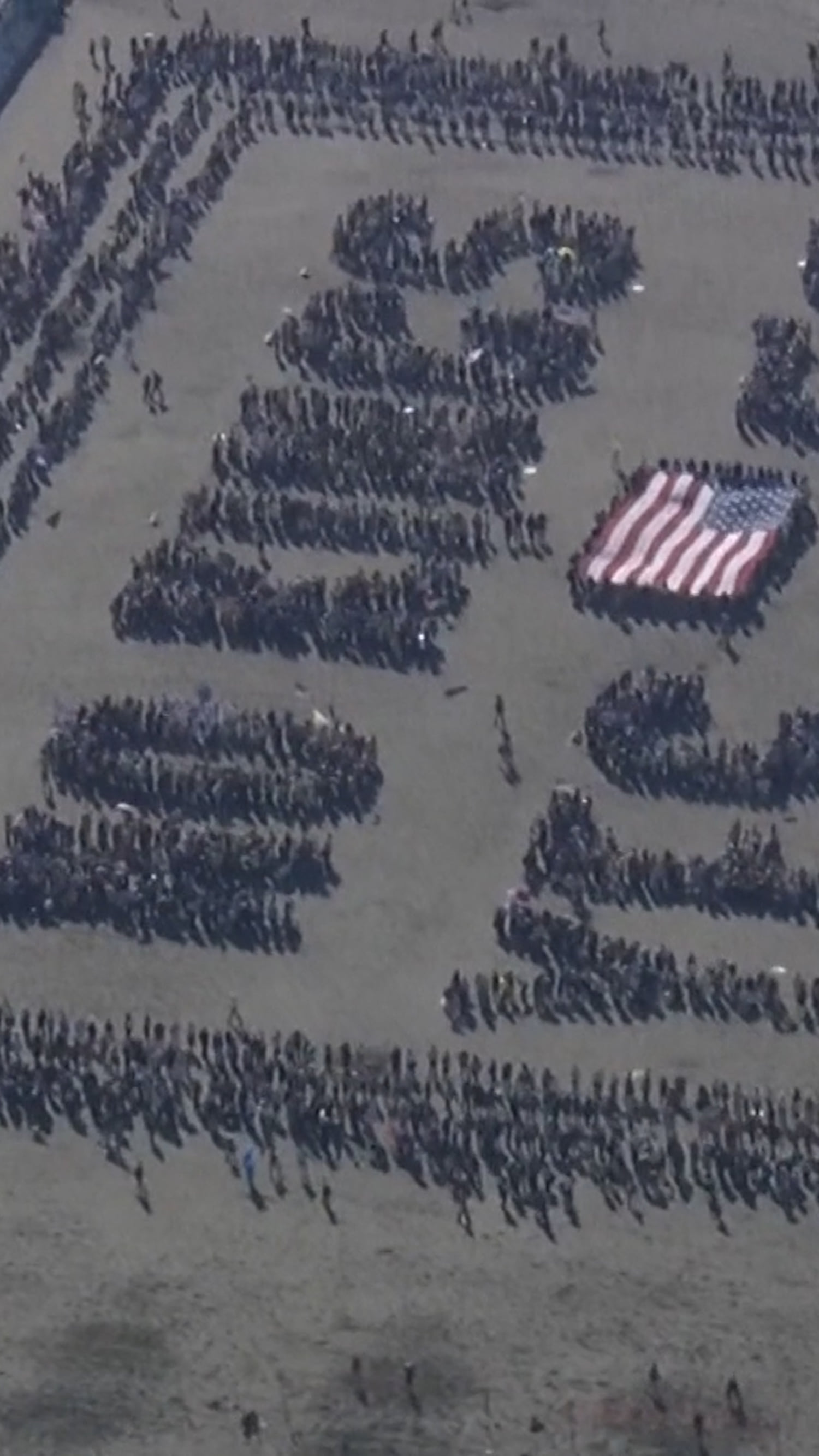 'No Kings' human banner formed in San Francisco