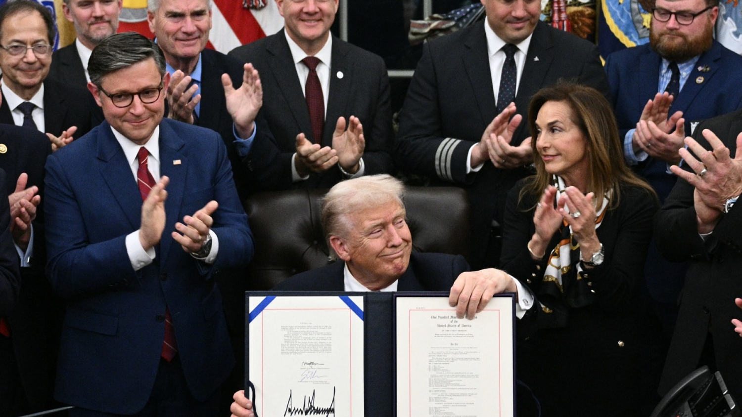 Trump signs bill to end government shutdown, rails against Democrats and Obamacare