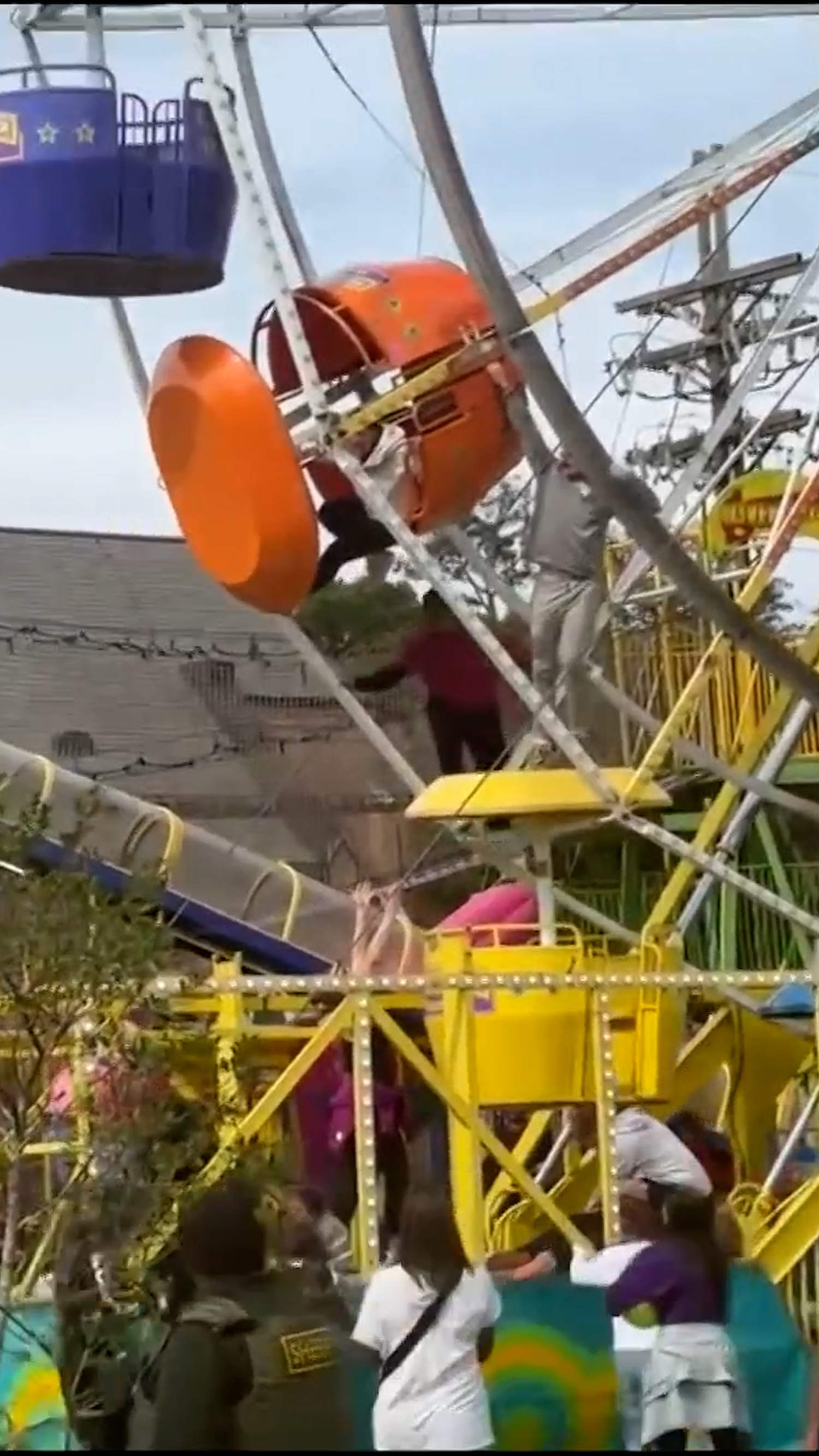 Two girls thrown off of Ferris wheel at Louisiana fair