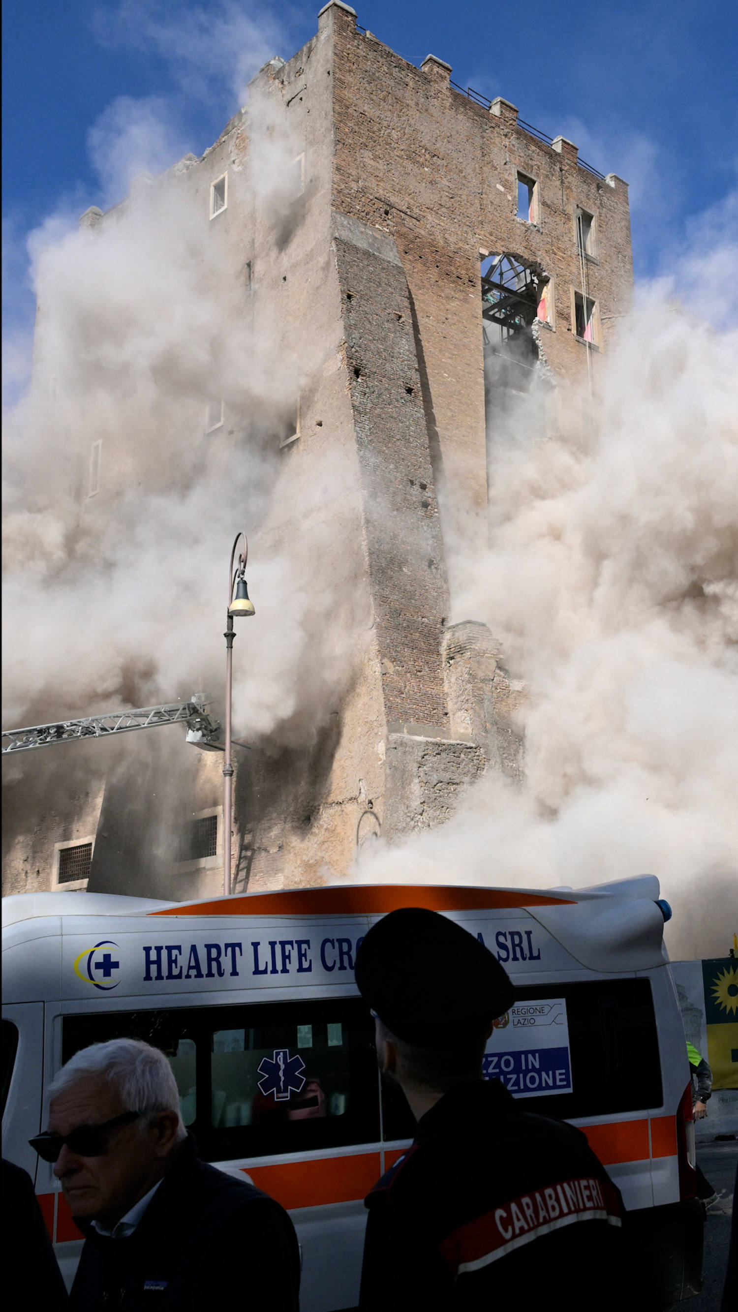 Medieval tower partially collapses in Rome