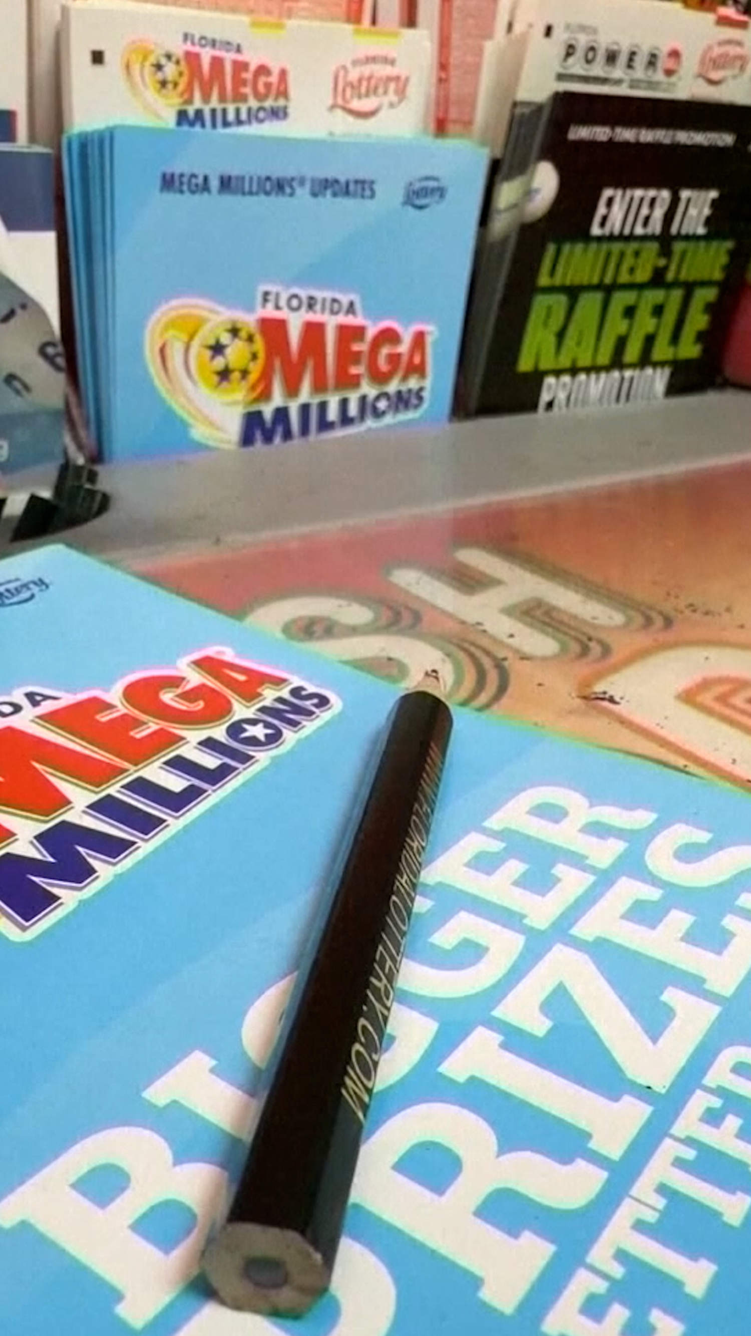 Mega Millions lottery rises to nearly $1 billion