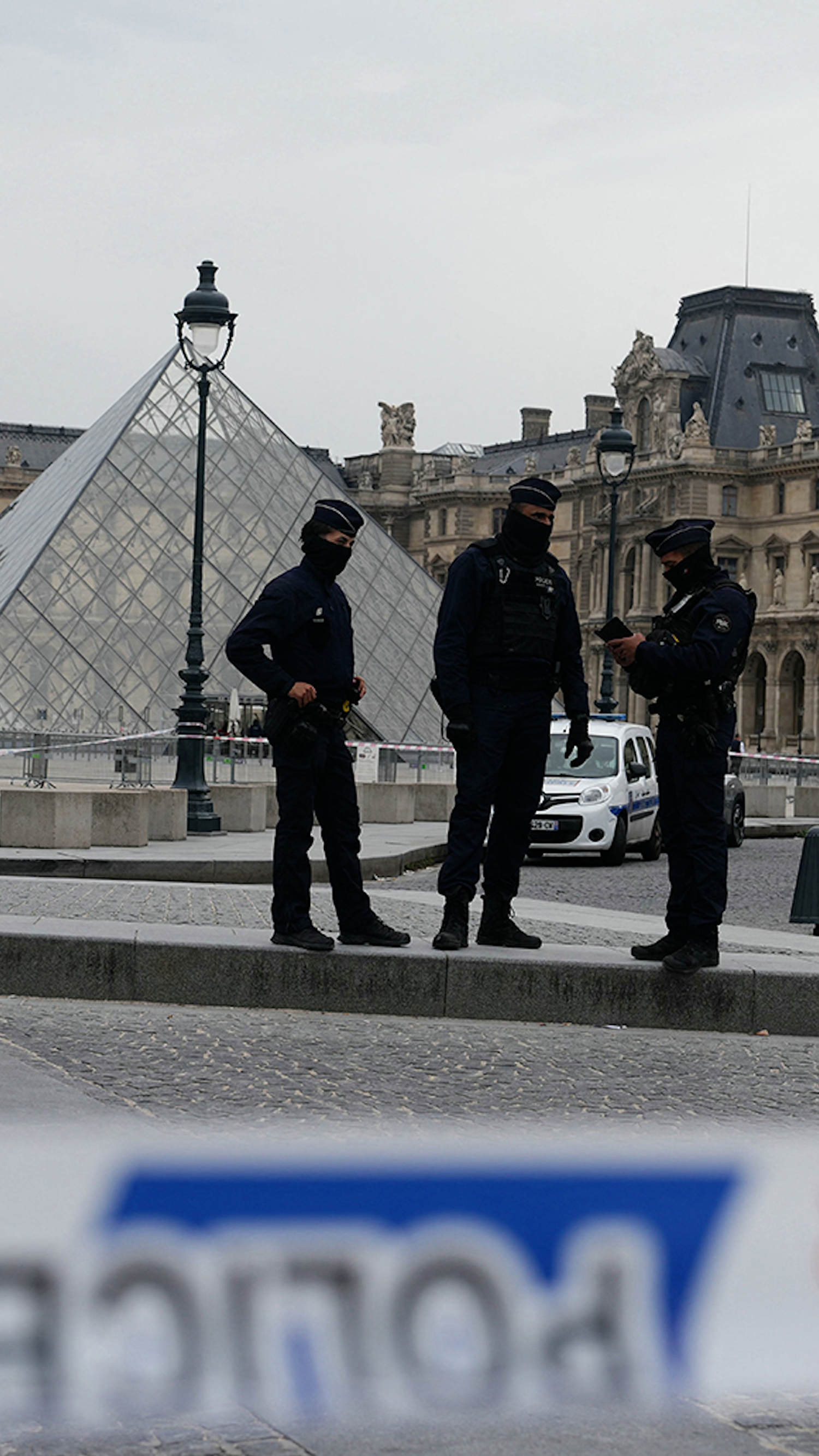 New suspects charged for involvement in Louvre heist