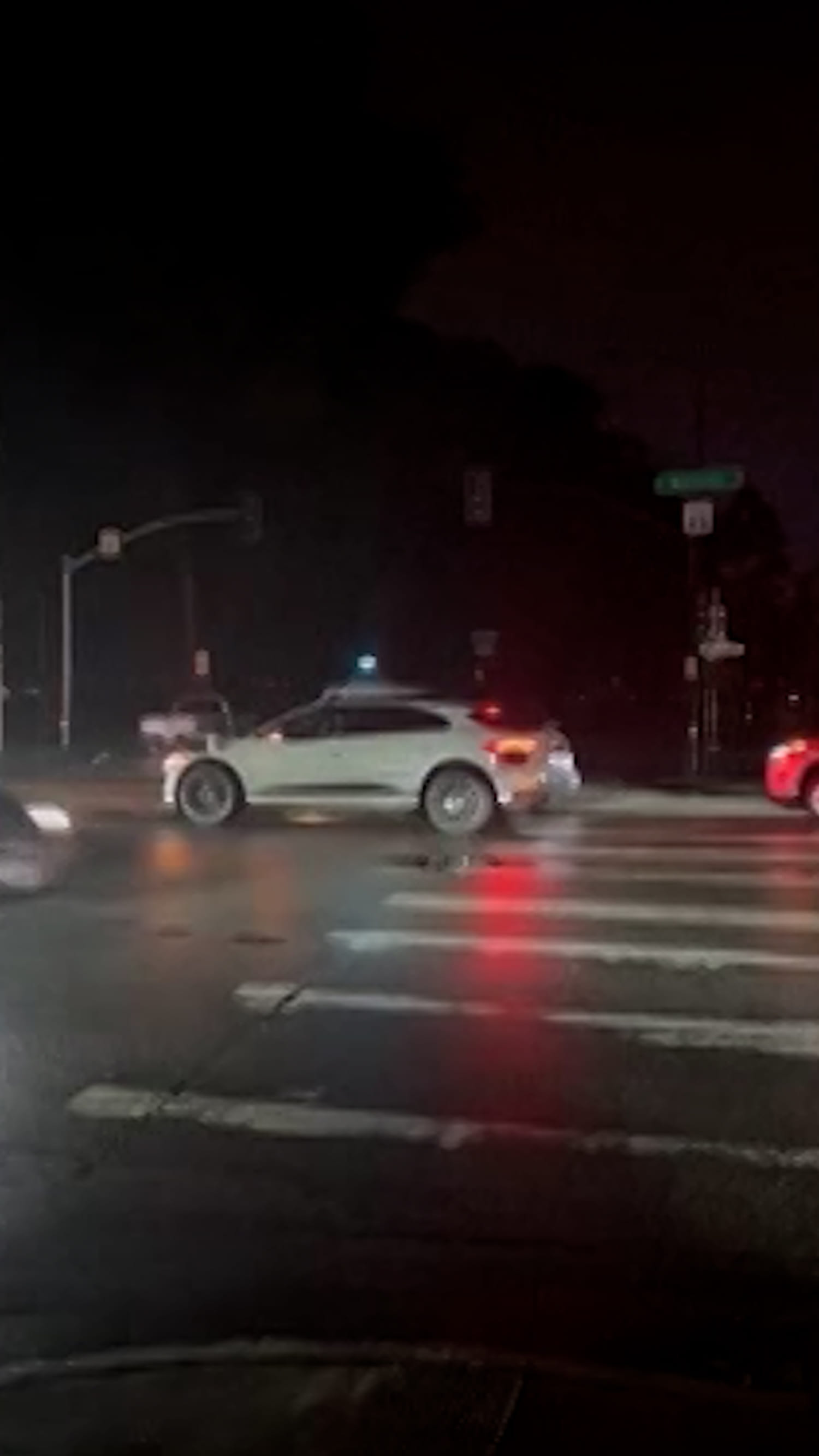 Waymo cars stall during Bay Area power outage