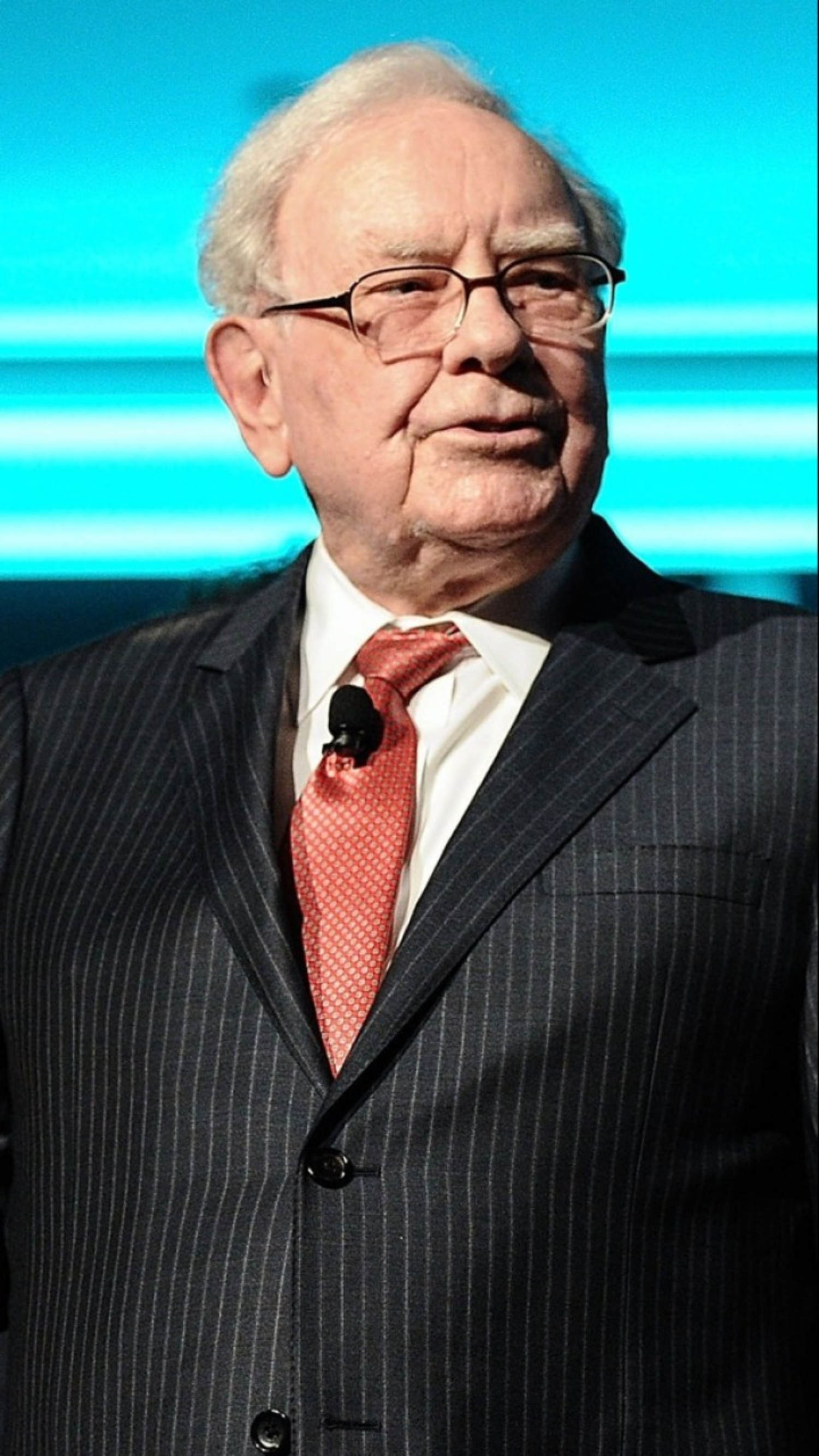 Warren Buffett steps down as Berkshire Hathaway CEO