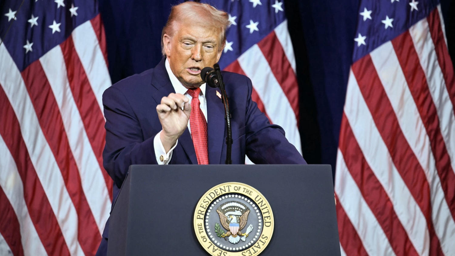 'He tries to imitate my dance': Trump speaks about Maduro and praises Venezuela raid