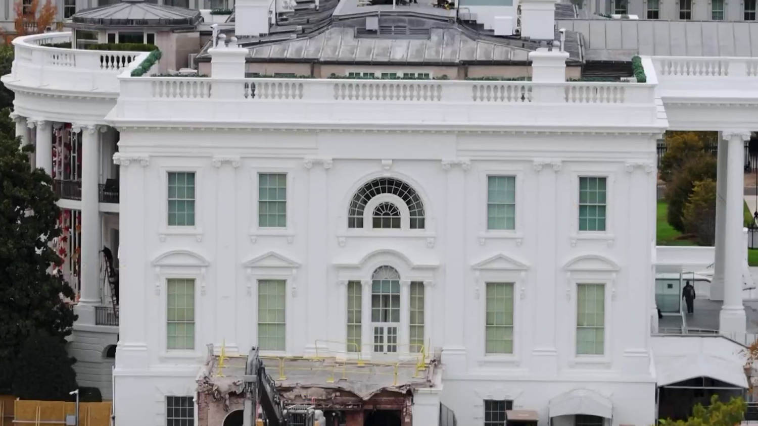 White House could build bunker under new ballroom