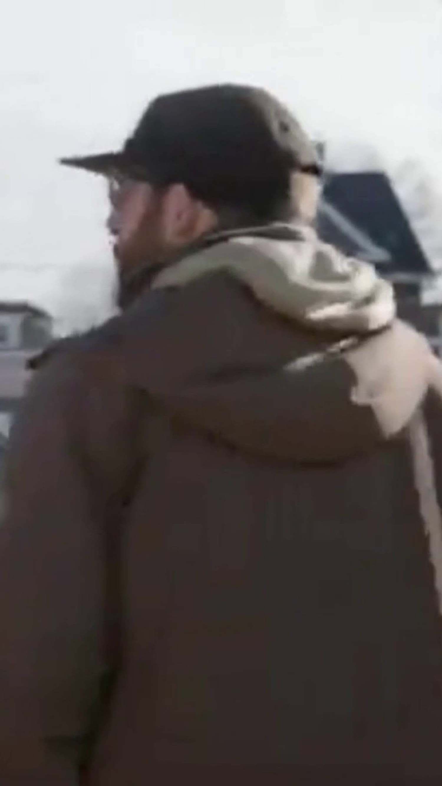 Pretti seen with federal agents days before shooting