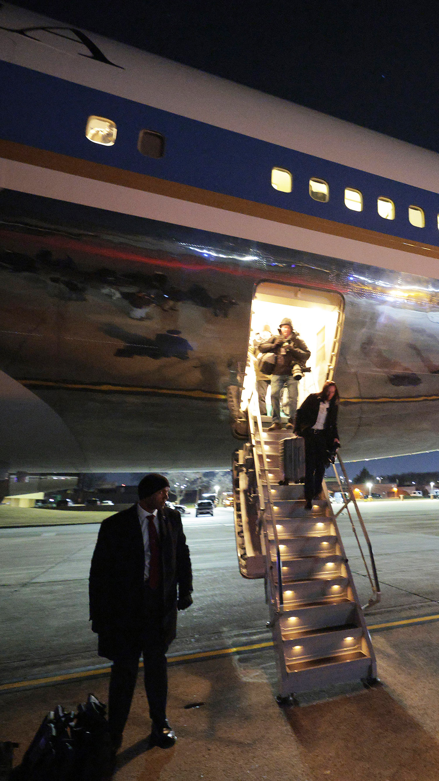 Air Force One reroutes after 'minor electrical issue'