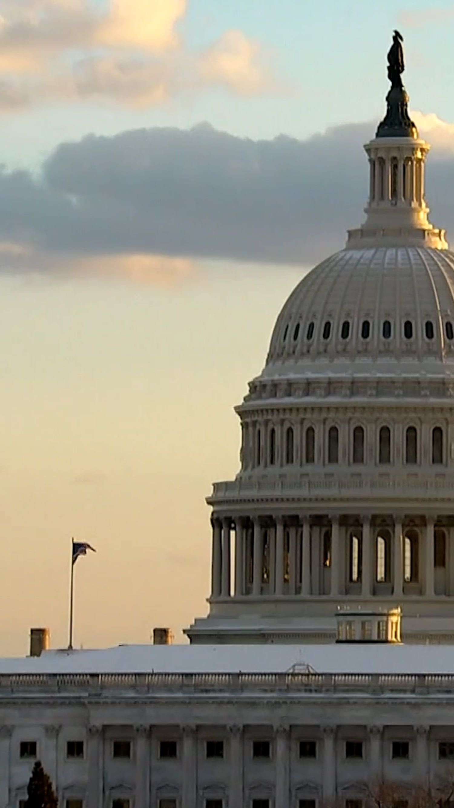 White House under pressure over deadly Minn. shooting