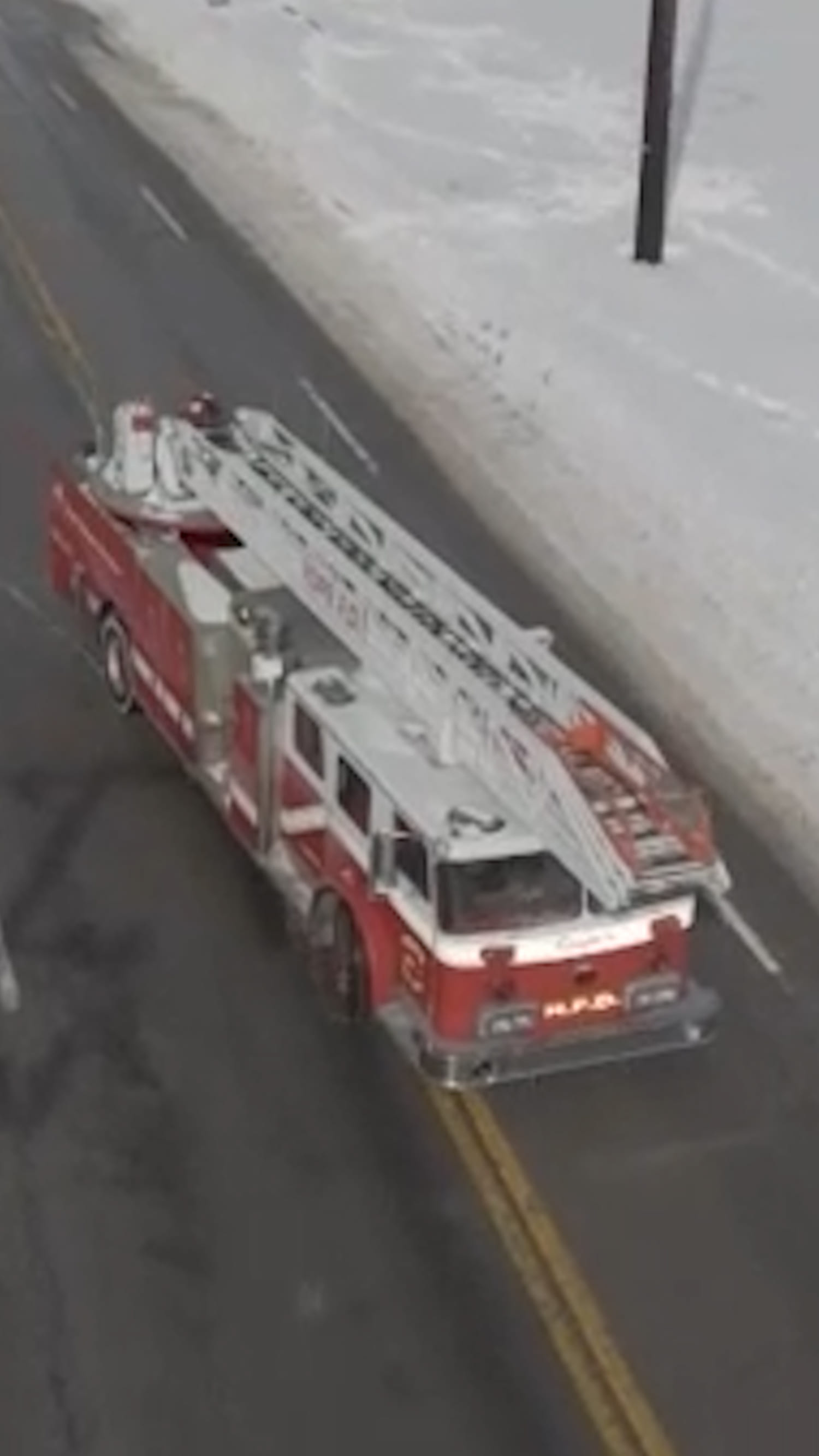 Oklahoma man uses old fire truck to keep people warm