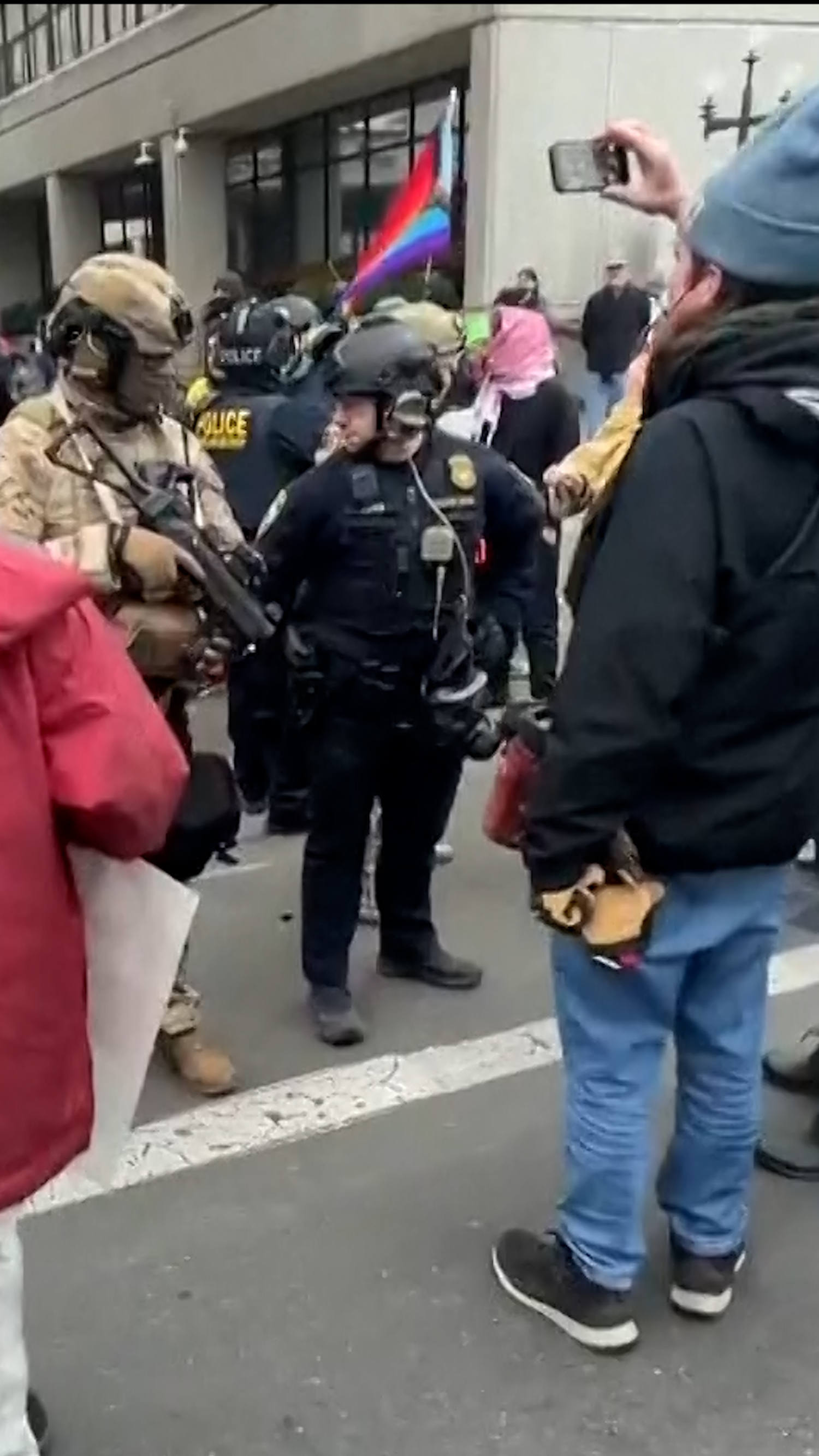 Federal agents clash with anti-ICE protesters in Oregon