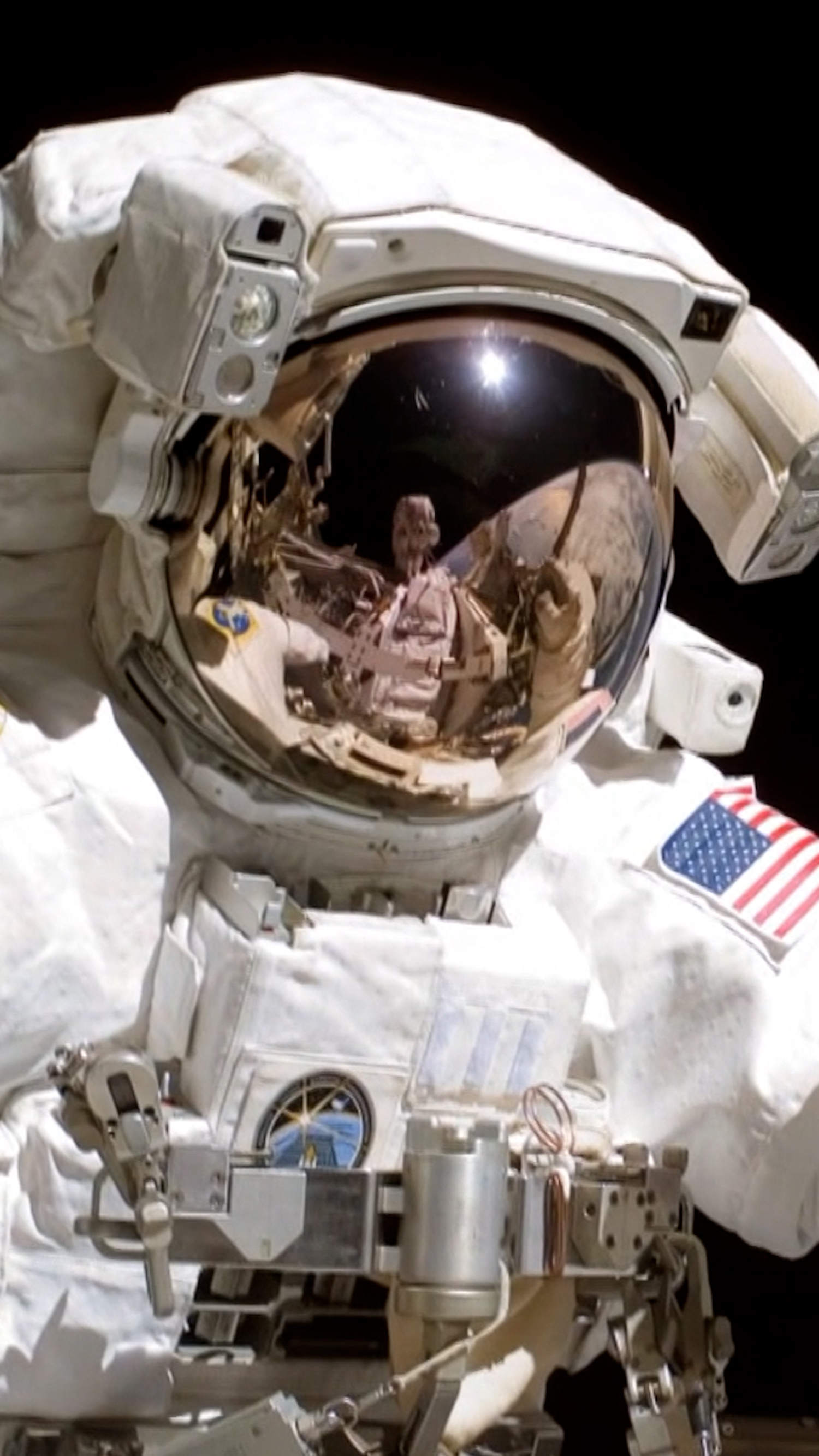 Astronauts' brains change shape in space, study shows