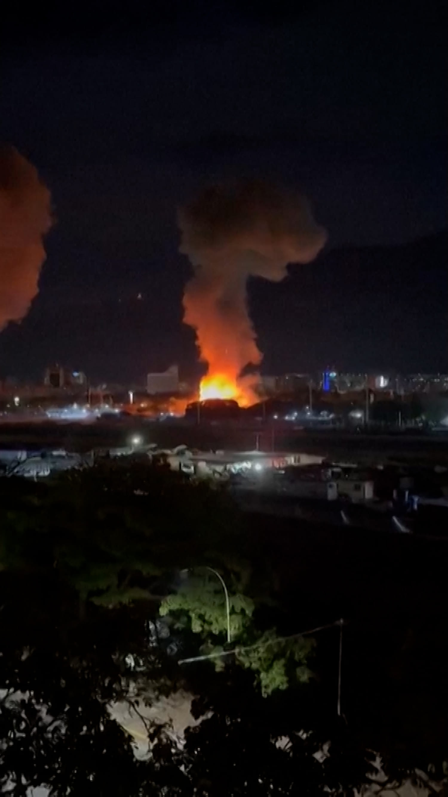 Explosions seen from window in Caracas, Venezuela