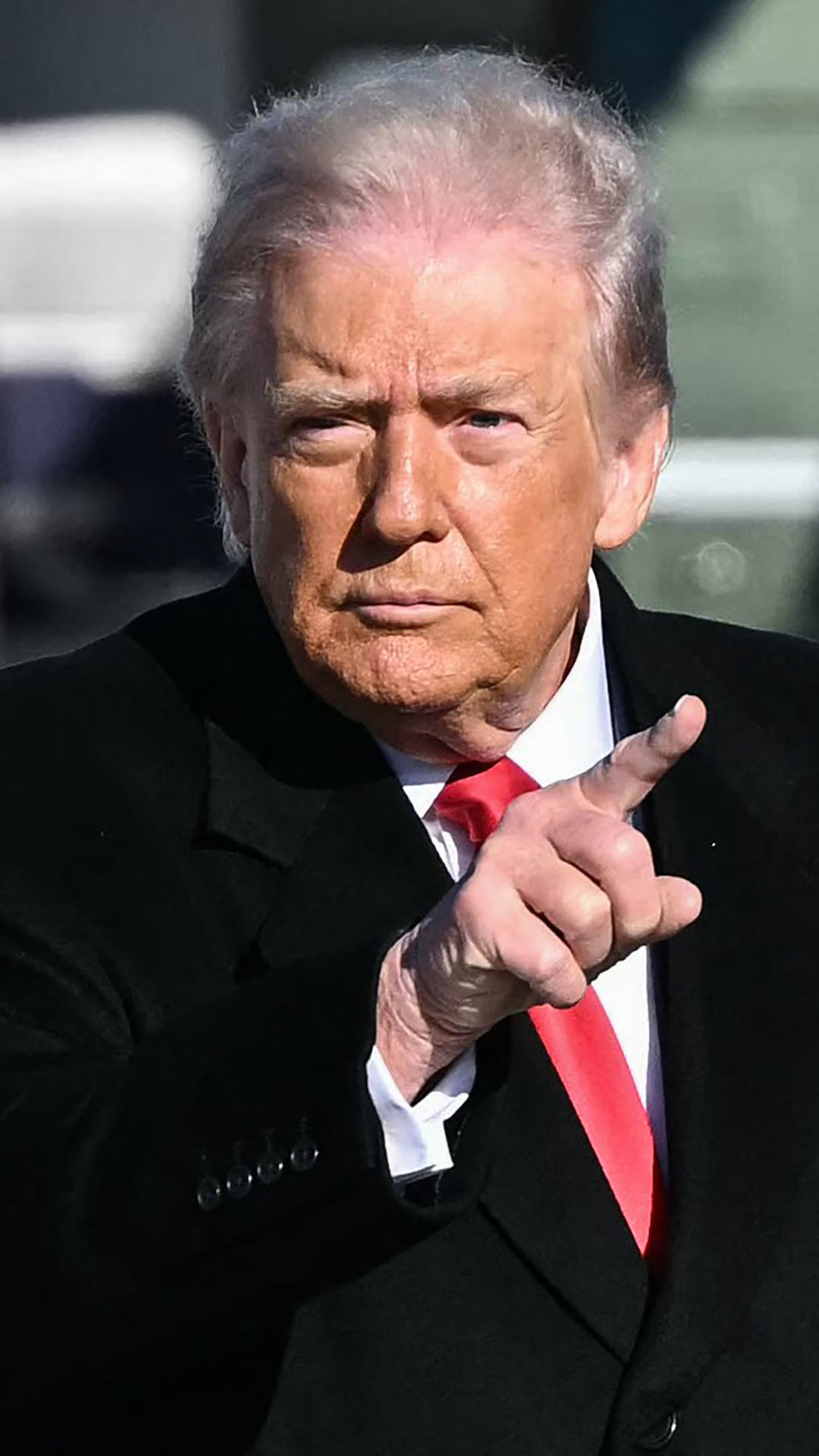 Trump says Powell is either 'incompetent' or 'crooked'