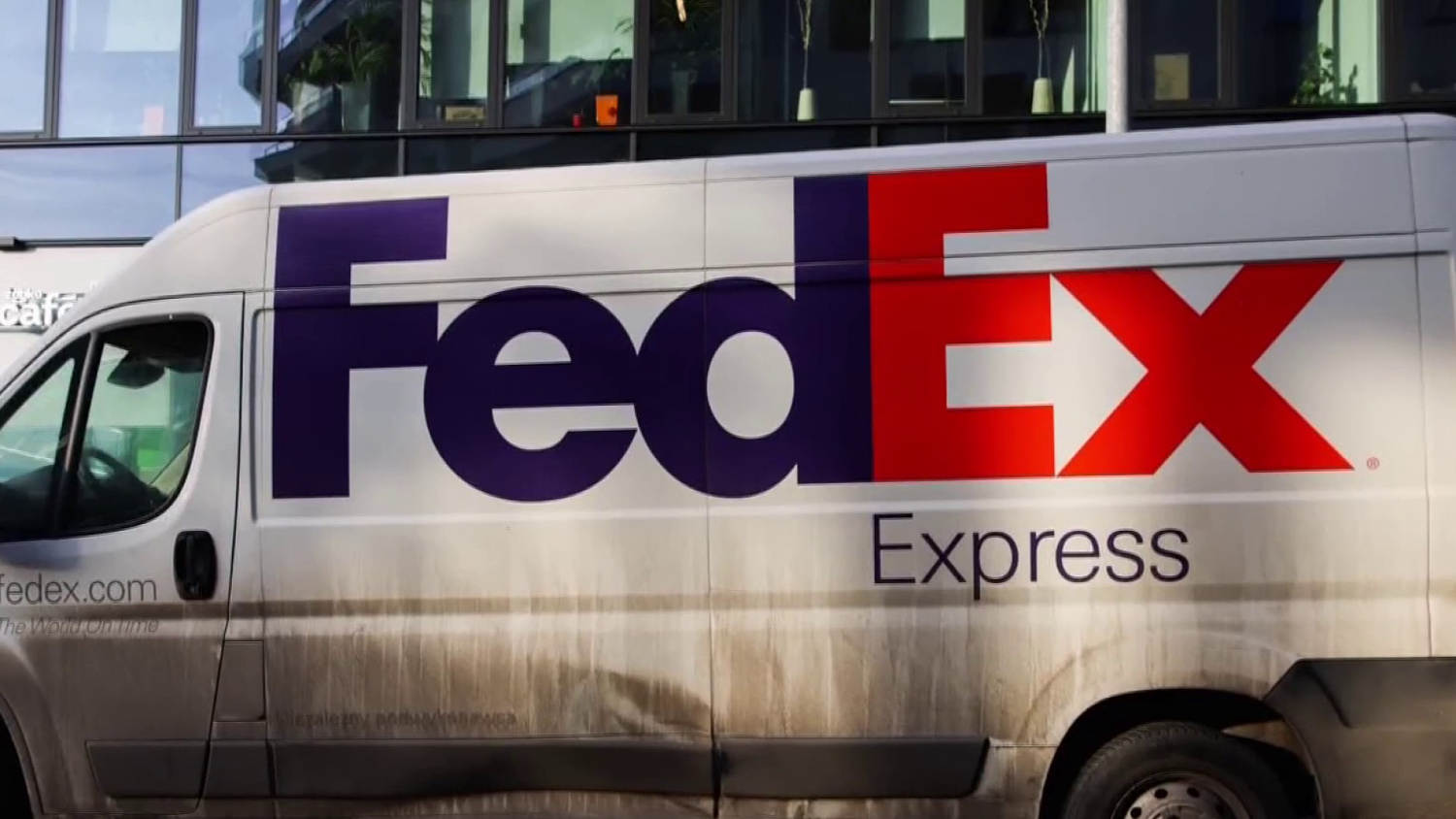 FedEx sues Trump administration to demand tariff refunds after Supreme Court ruling
