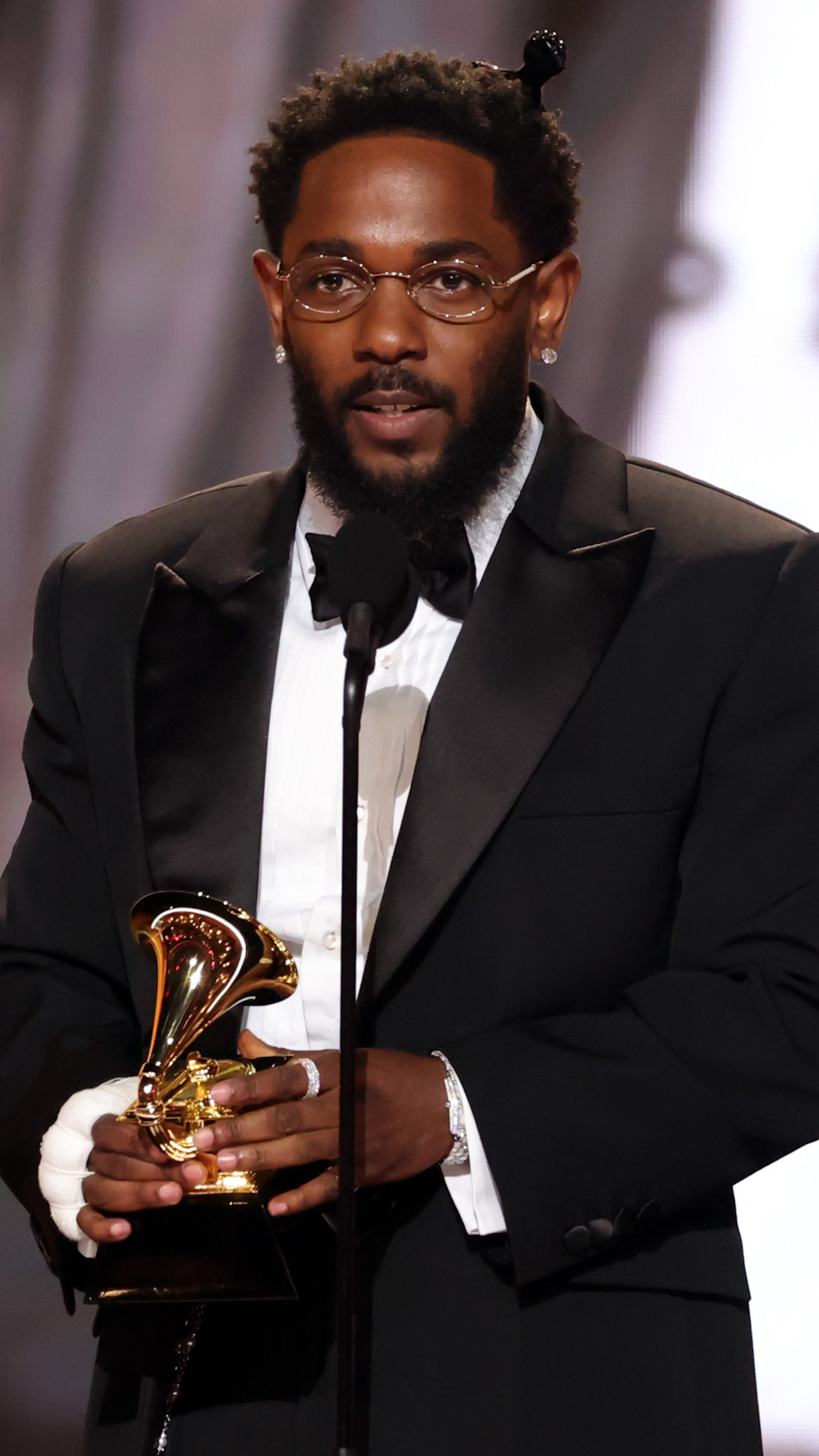 Kendrick Lamar breaks history with 26 Grammy awards