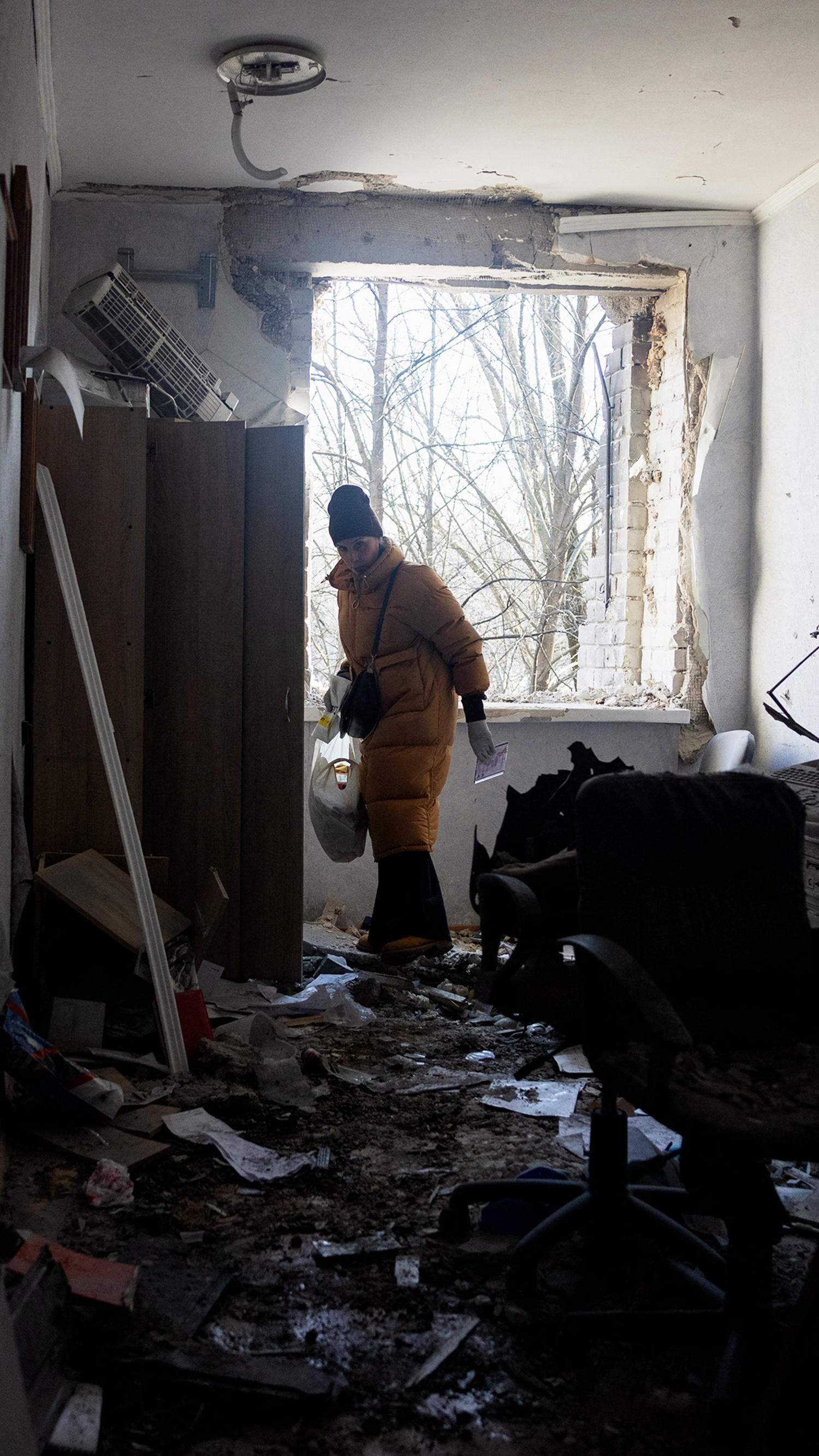 Russian strike hits Ukrainian maternity hospital