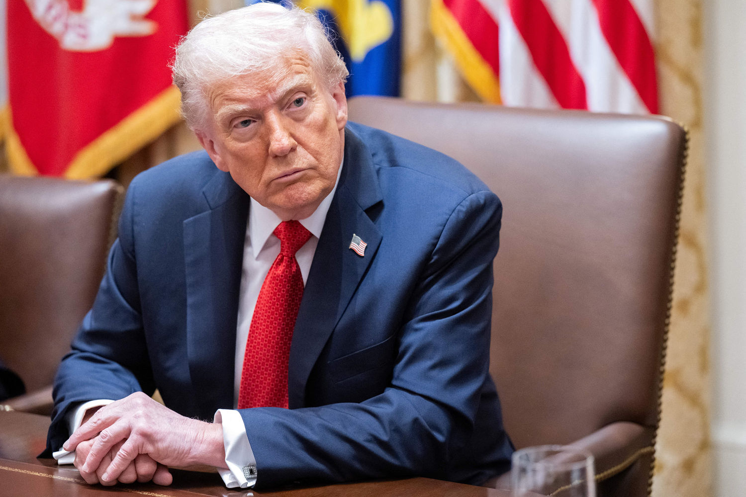 Trump holds a Cabinet meeting