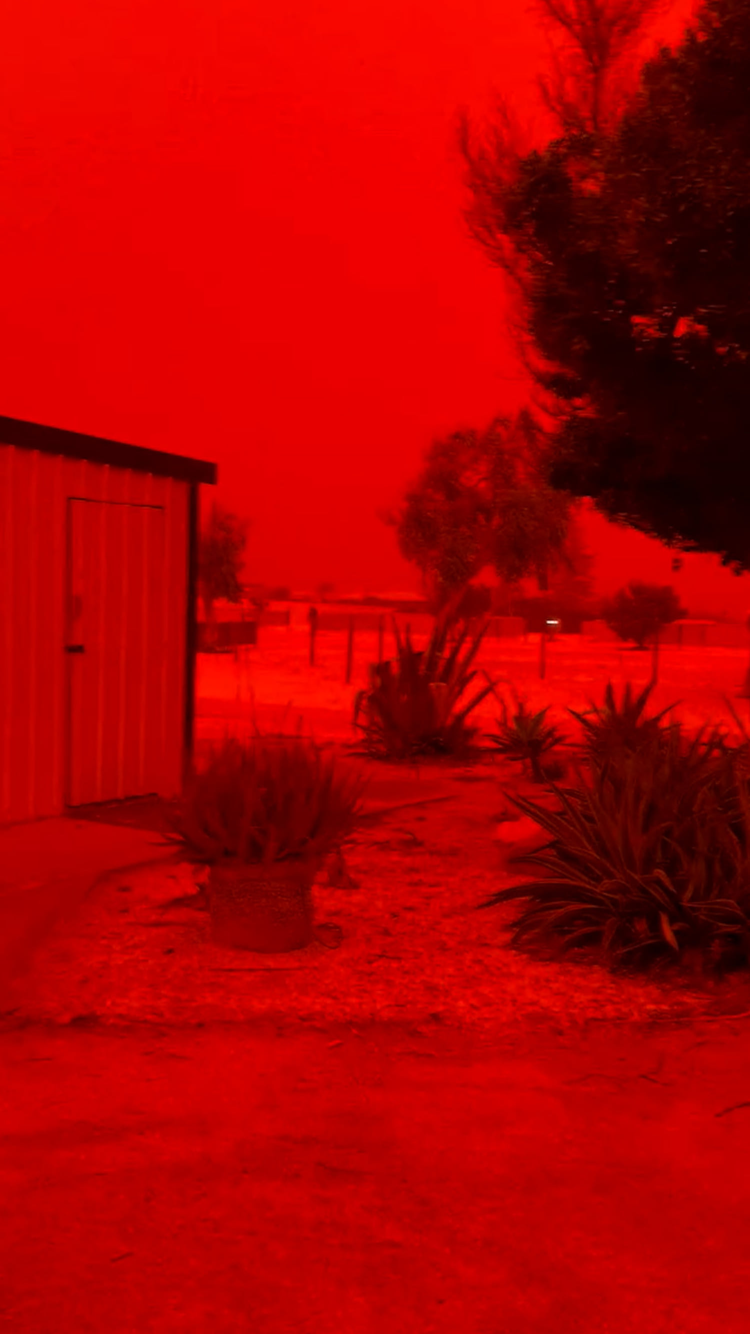Sky turns bright red in Western Australia ahead of Tropical Cyclone Narelle