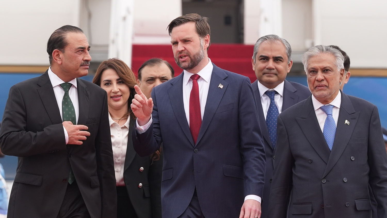 Us And Iranian Negotiators Arrive In Pakistan For Peace Talks